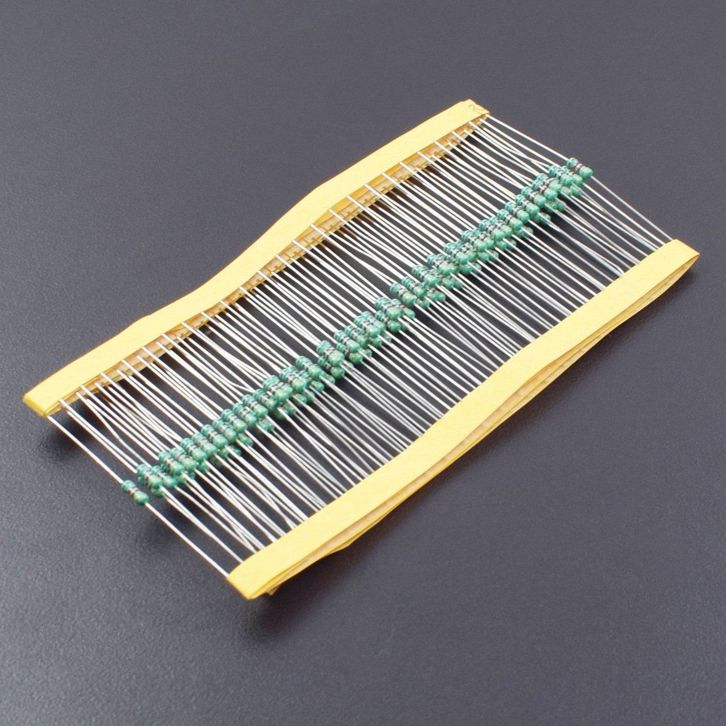 8.2K Ohm Resistance 1/4W Power Rating 5% Tolerance Carbon Film Resistor- RS509 - REES52