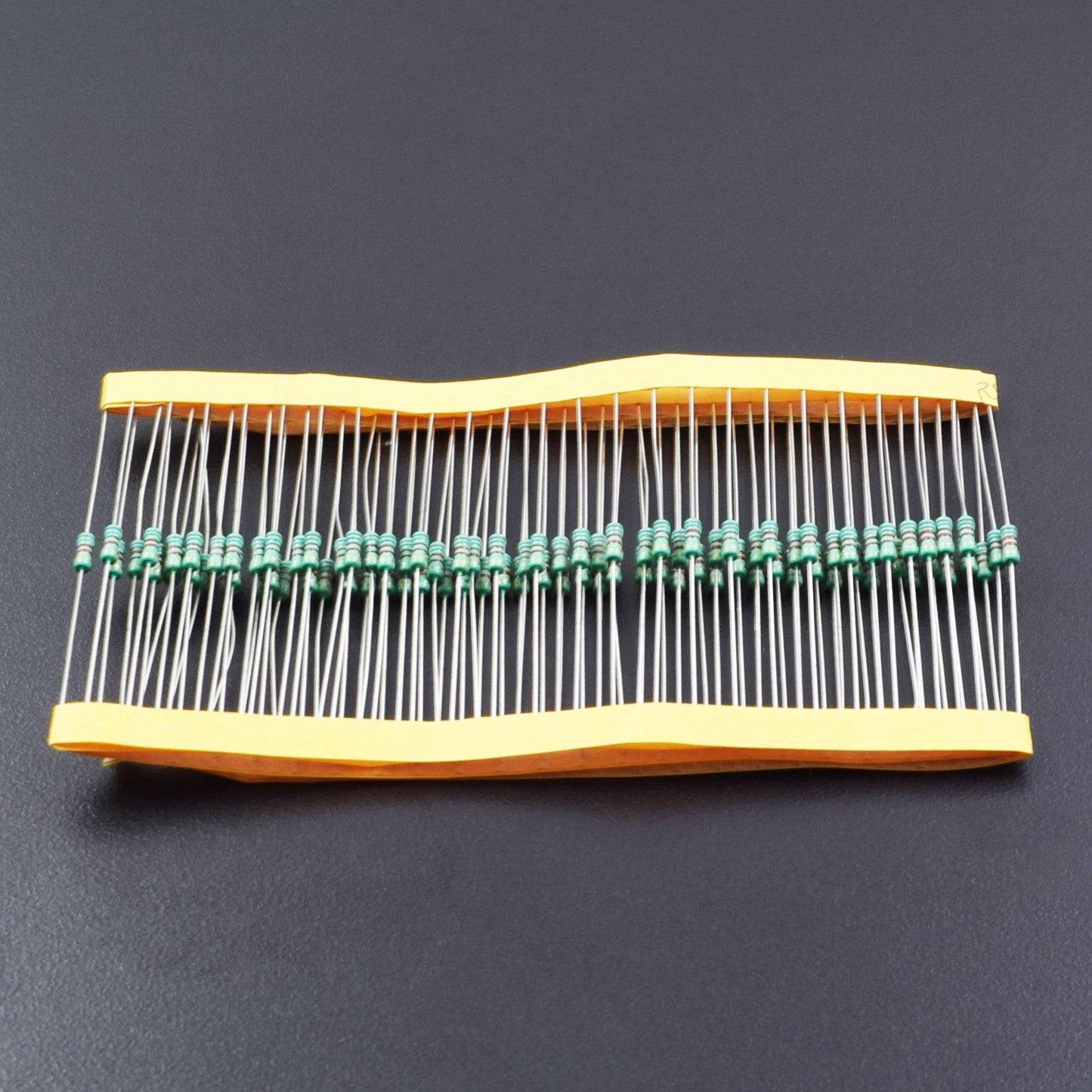 8.2K Ohm Resistance 1/4W Power Rating 5% Tolerance Carbon Film Resistor- RS509 - REES52