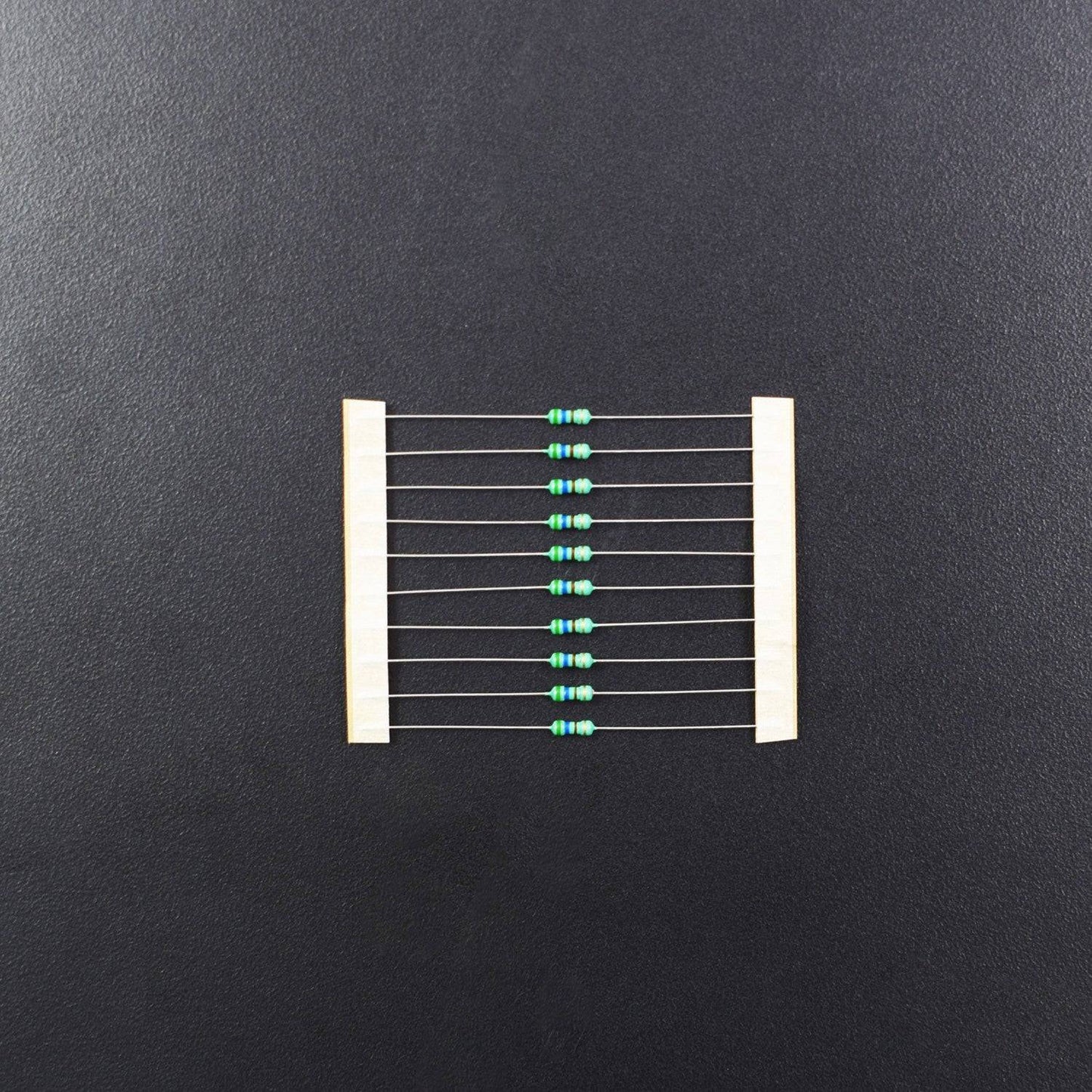 560 Ohm Resistance 1/4W Power Rating 5% Tolerance Carbon Film Resistor - RS511 - REES52