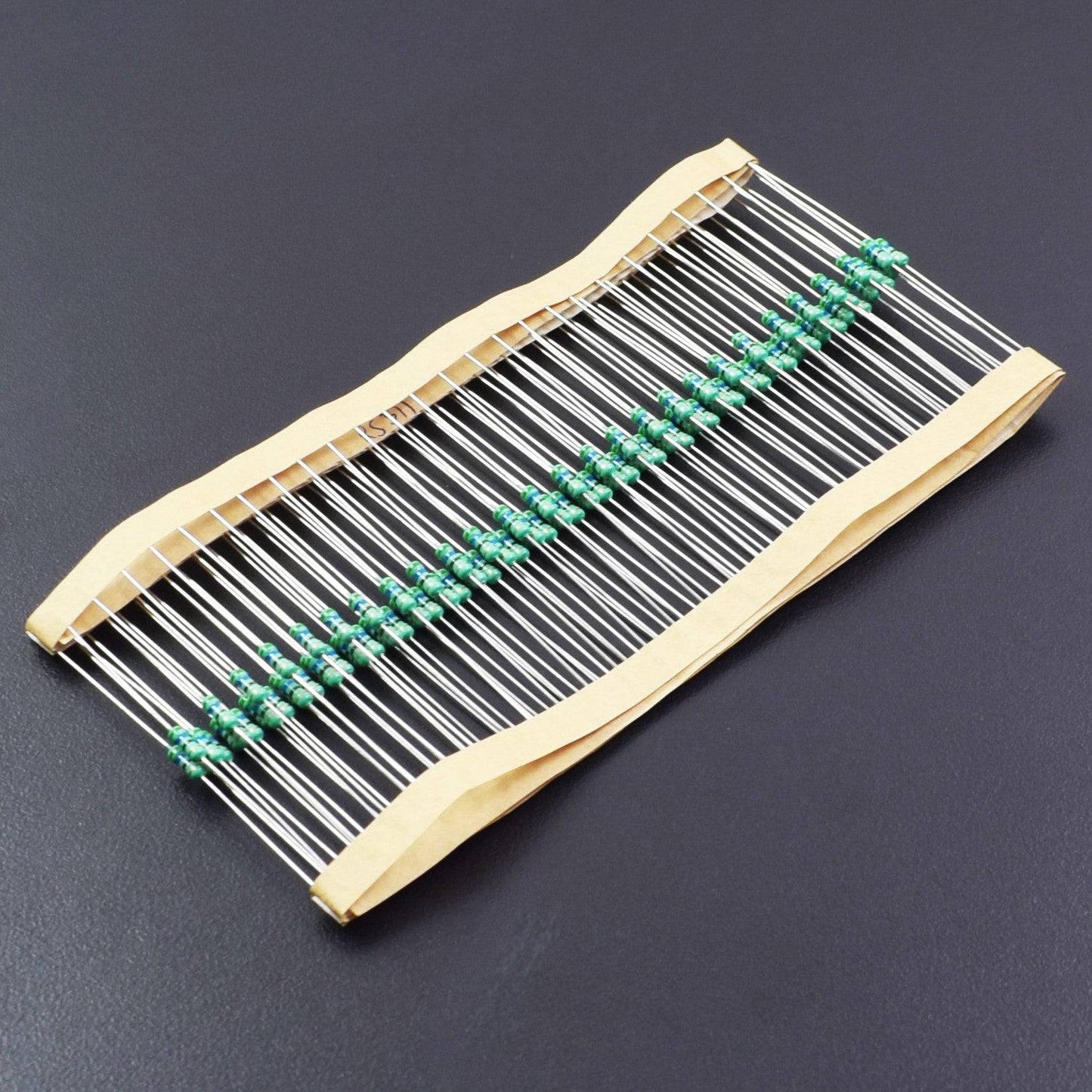 560 Ohm Resistance 1/4W Power Rating 5% Tolerance Carbon Film Resistor - RS511 - REES52