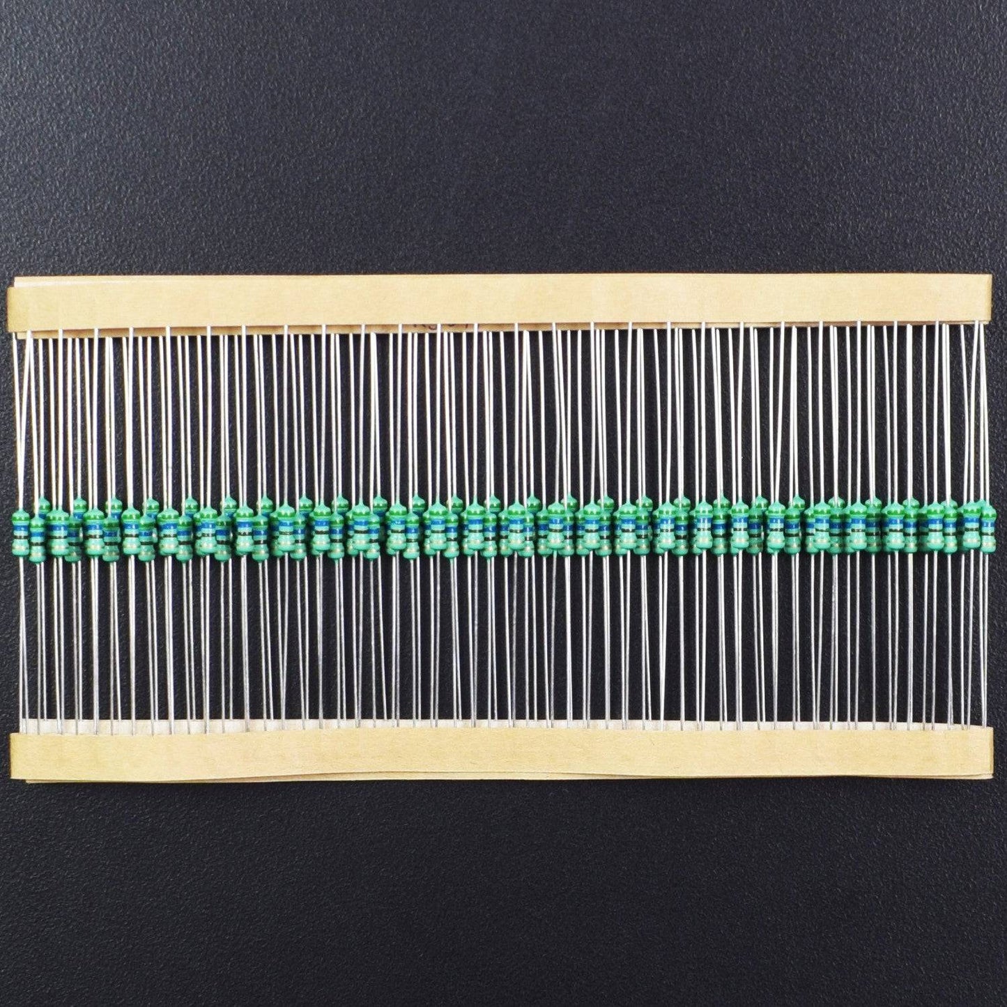 560 Ohm Resistance 1/4W Power Rating 5% Tolerance Carbon Film Resistor - RS511 - REES52