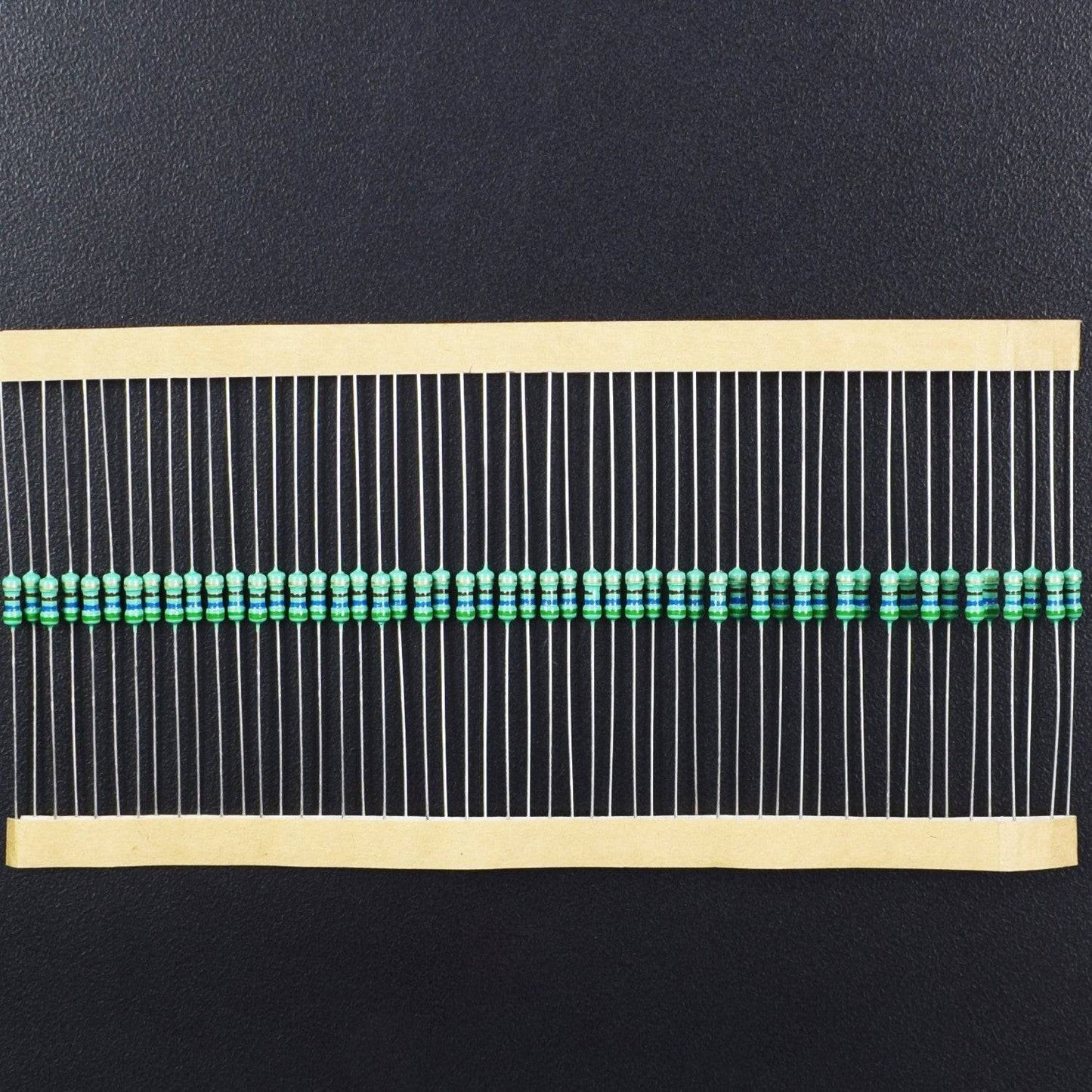 560 Ohm Resistance 1/4W Power Rating 5% Tolerance Carbon Film Resistor - RS511 - REES52