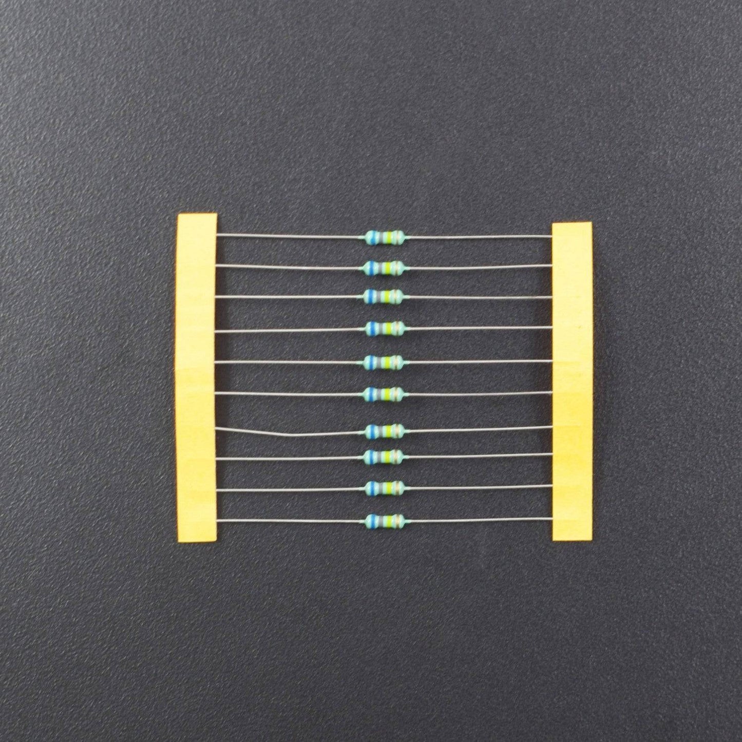 680K Ohm Resistance 1/4W Power Rating 5% Tolerance Carbon Film Resistor - RS512 - REES52