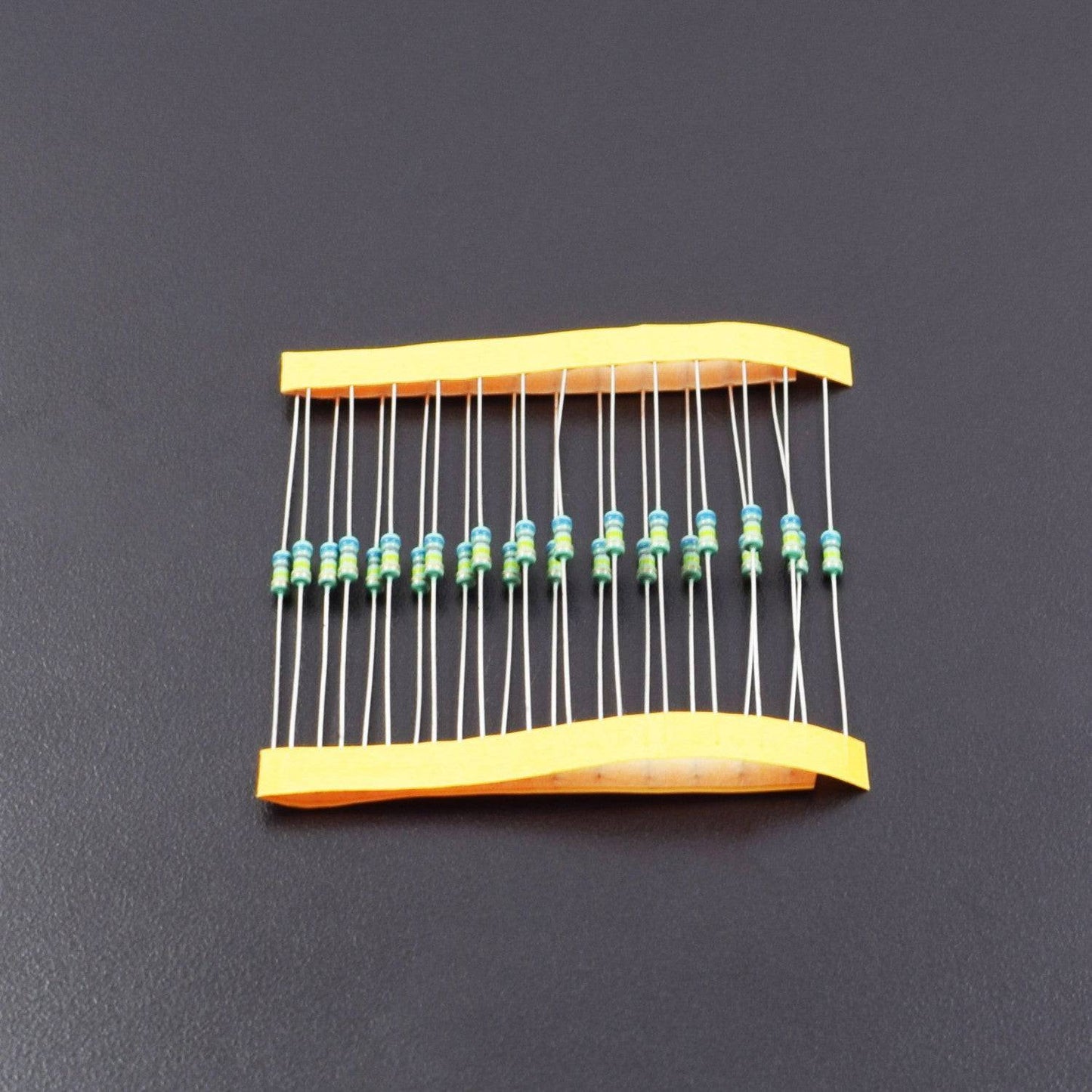 680K Ohm Resistance 1/4W Power Rating 5% Tolerance Carbon Film Resistor - RS512 - REES52