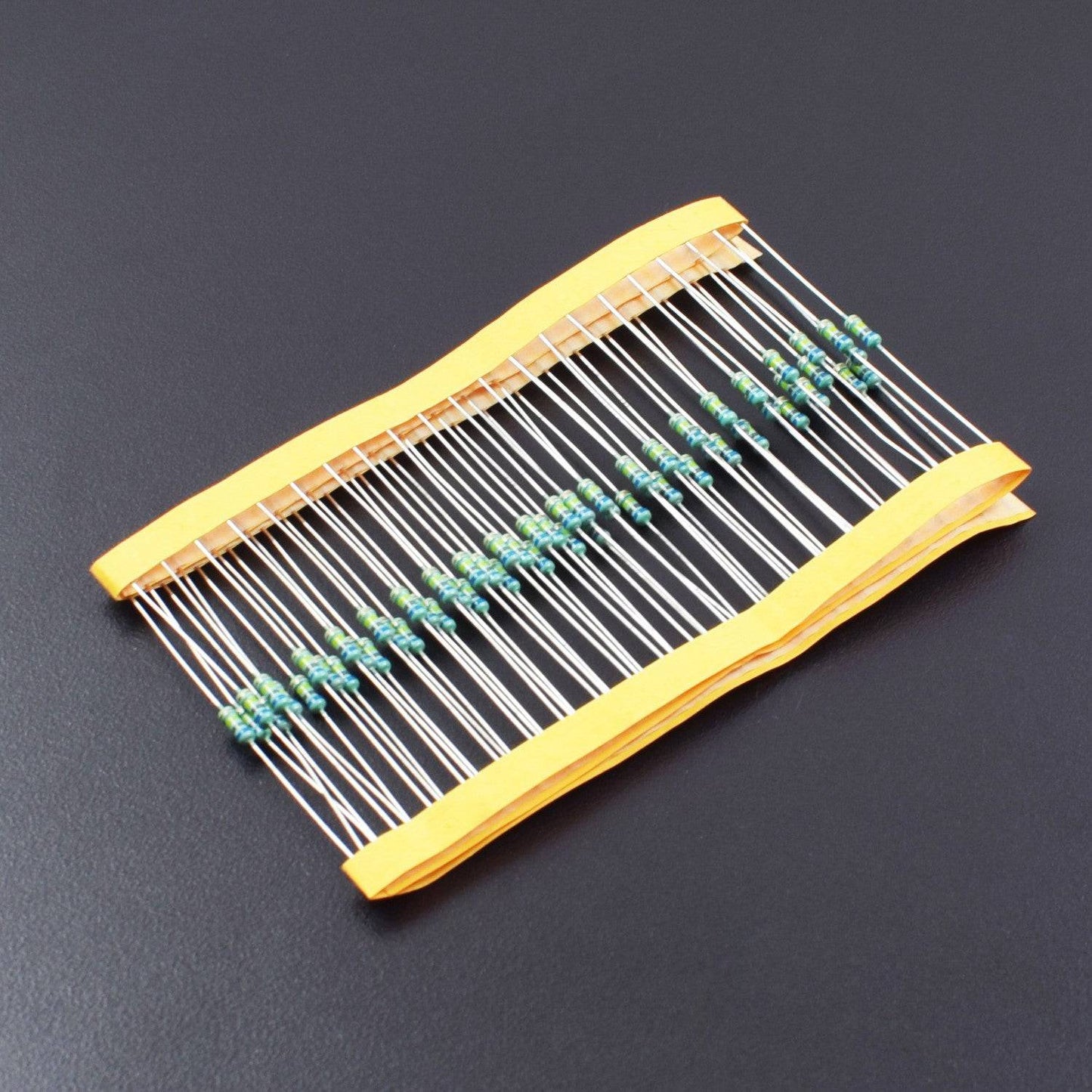 680K Ohm Resistance 1/4W Power Rating 5% Tolerance Carbon Film Resistor - RS512 - REES52