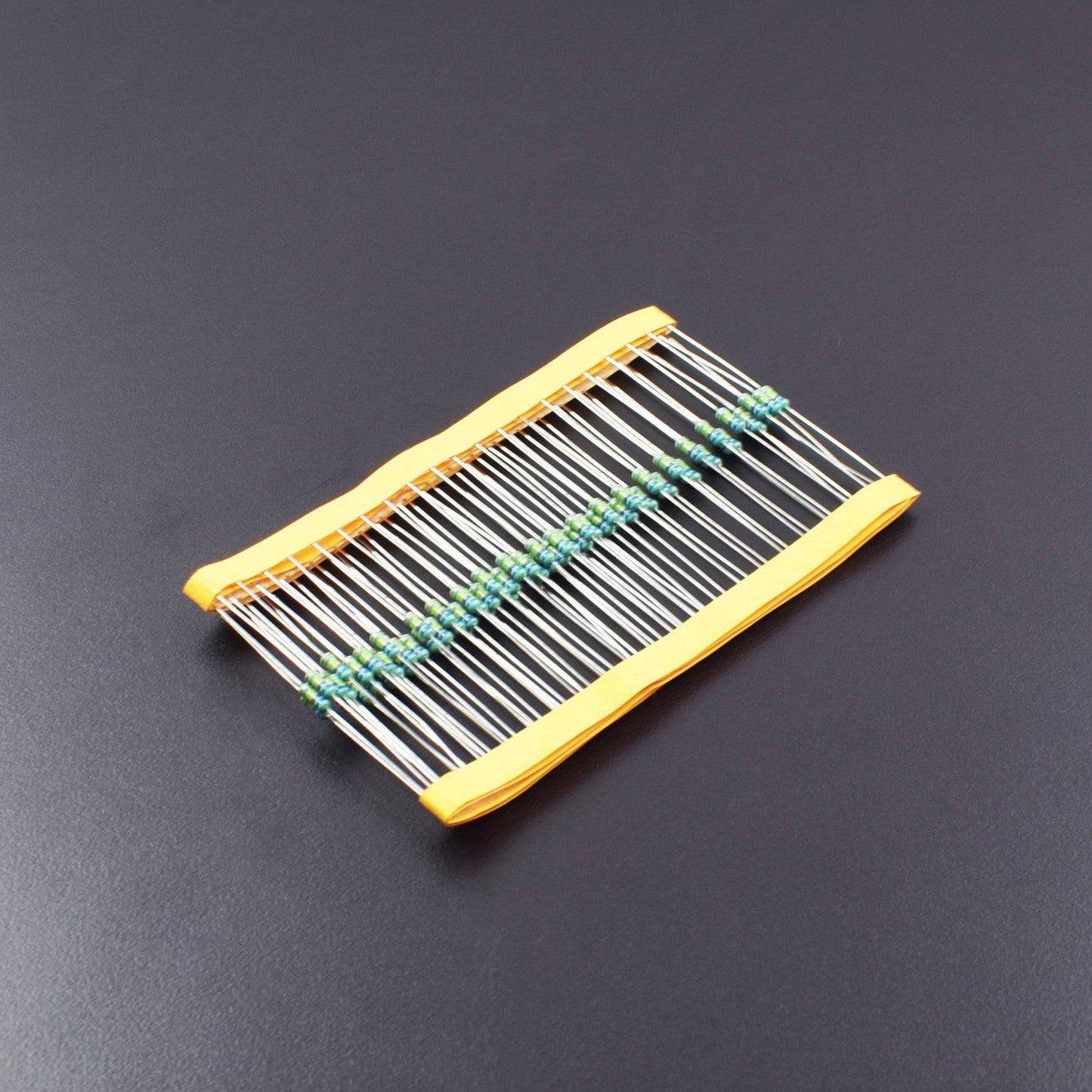 680K Ohm Resistance 1/4W Power Rating 5% Tolerance Carbon Film Resistor - RS512 - REES52