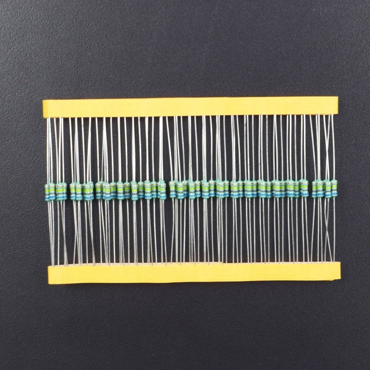 680K Ohm Resistance 1/4W Power Rating 5% Tolerance Carbon Film Resistor - RS512 - REES52