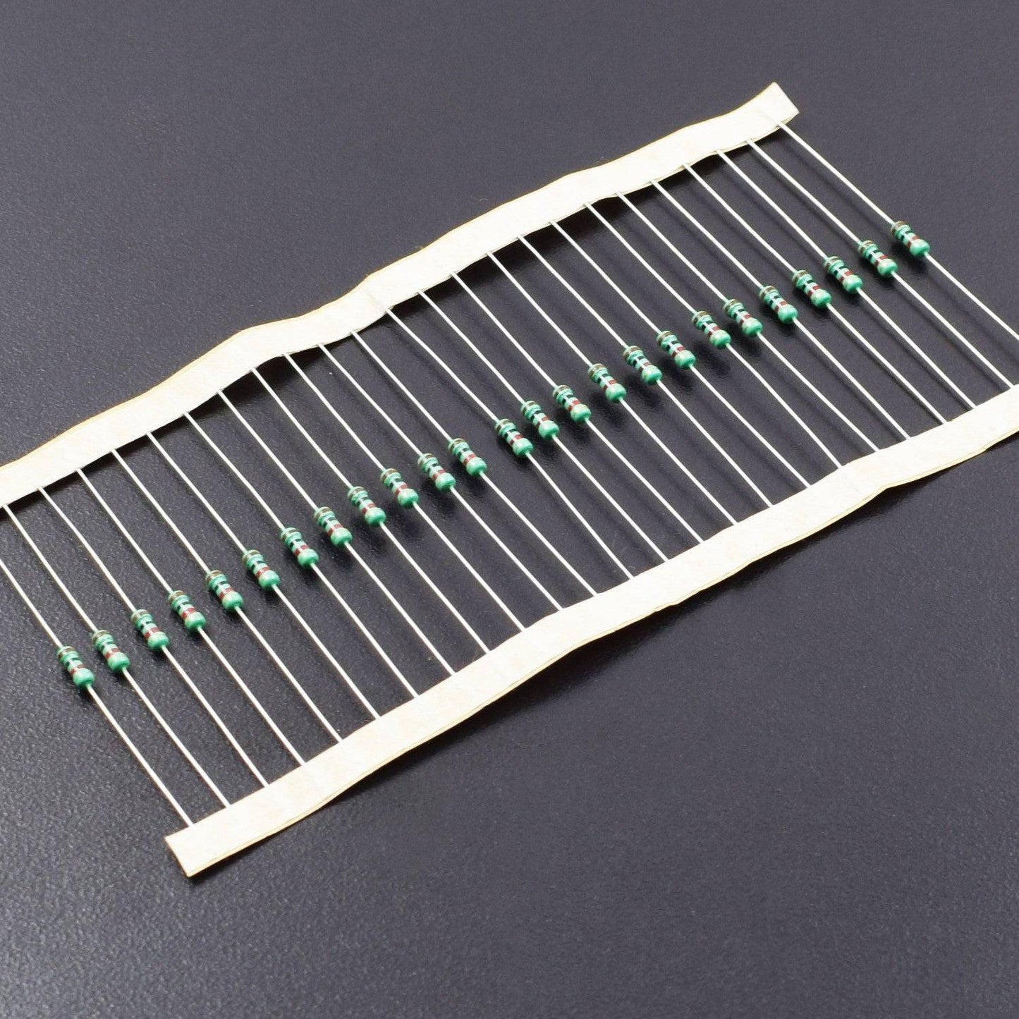 3.3K OHM Carbon film resistor .25 Watt Power Rating 5% Tolerance- RS500 - REES52