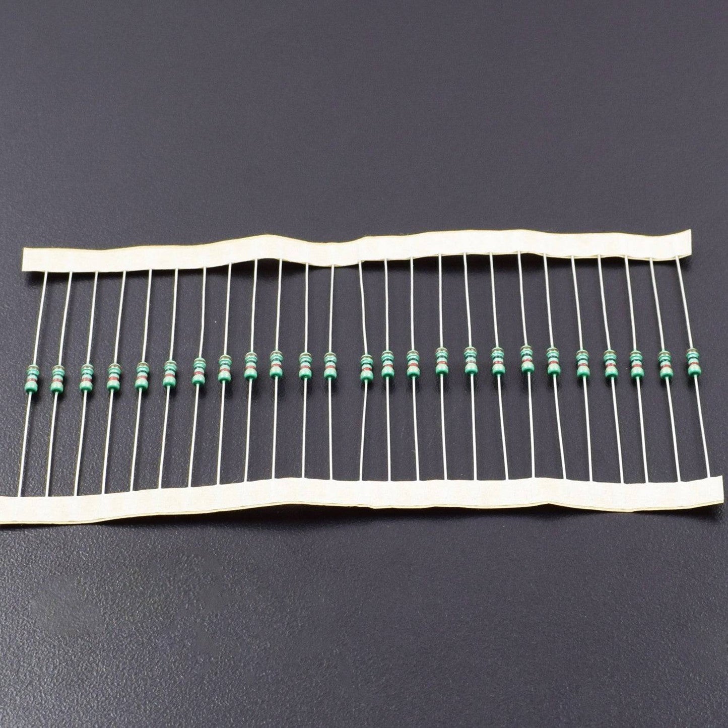 3.3K OHM Carbon film resistor .25 Watt Power Rating 5% Tolerance- RS500 - REES52