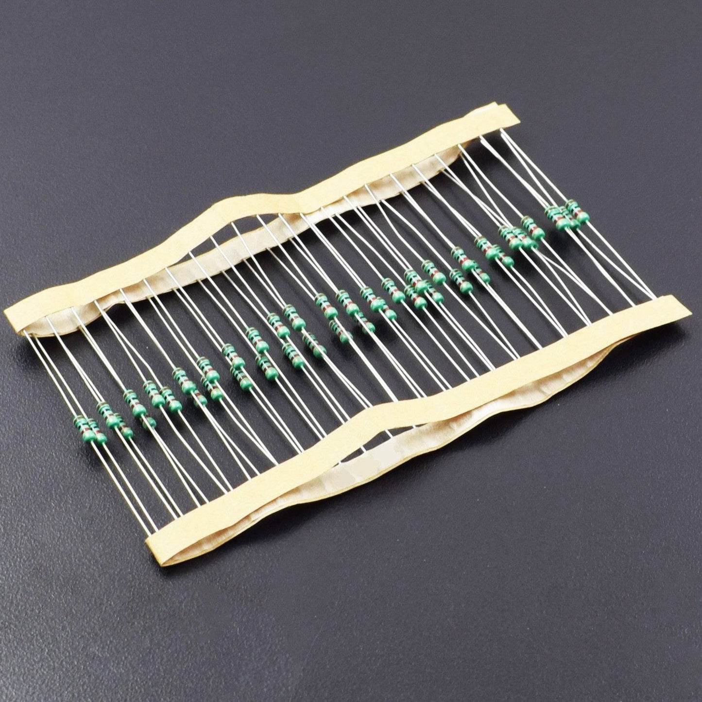 3.3K OHM Carbon film resistor .25 Watt Power Rating 5% Tolerance- RS500 - REES52