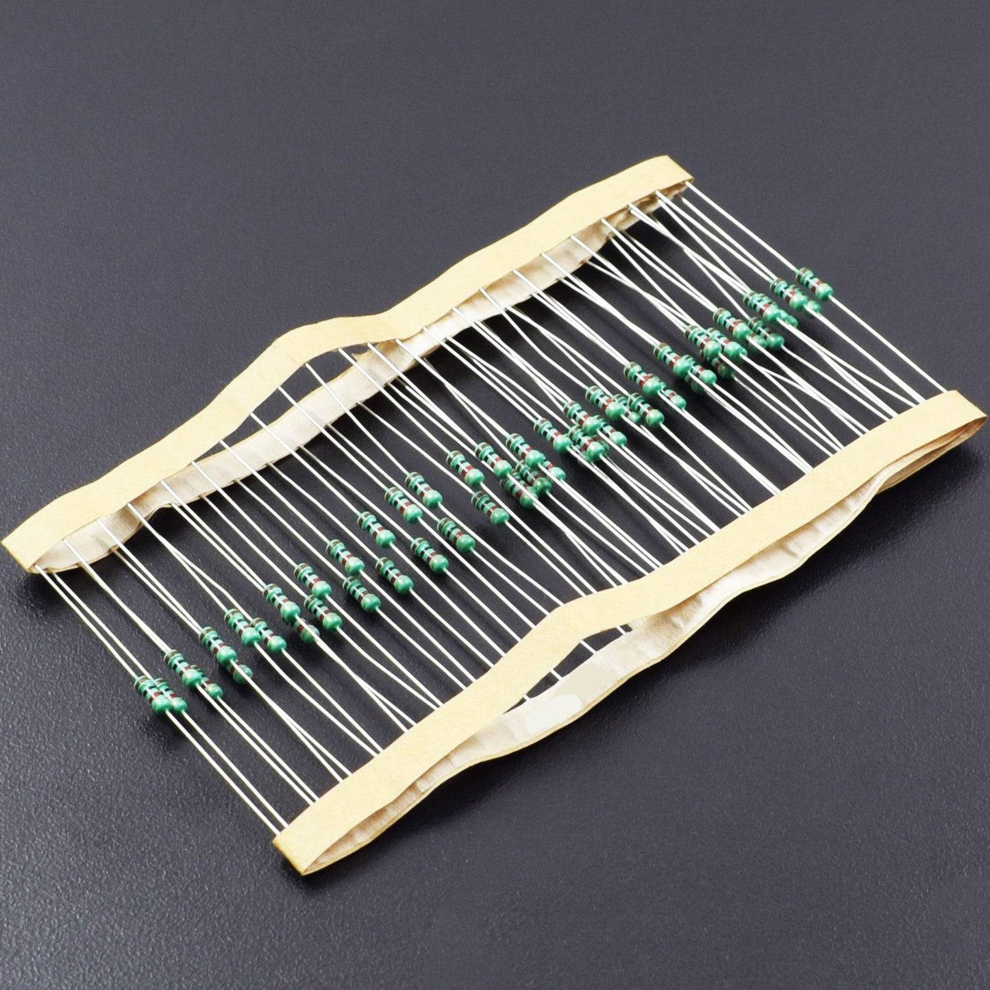 3.3K OHM Carbon film resistor .25 Watt Power Rating 5% Tolerance- RS500 - REES52