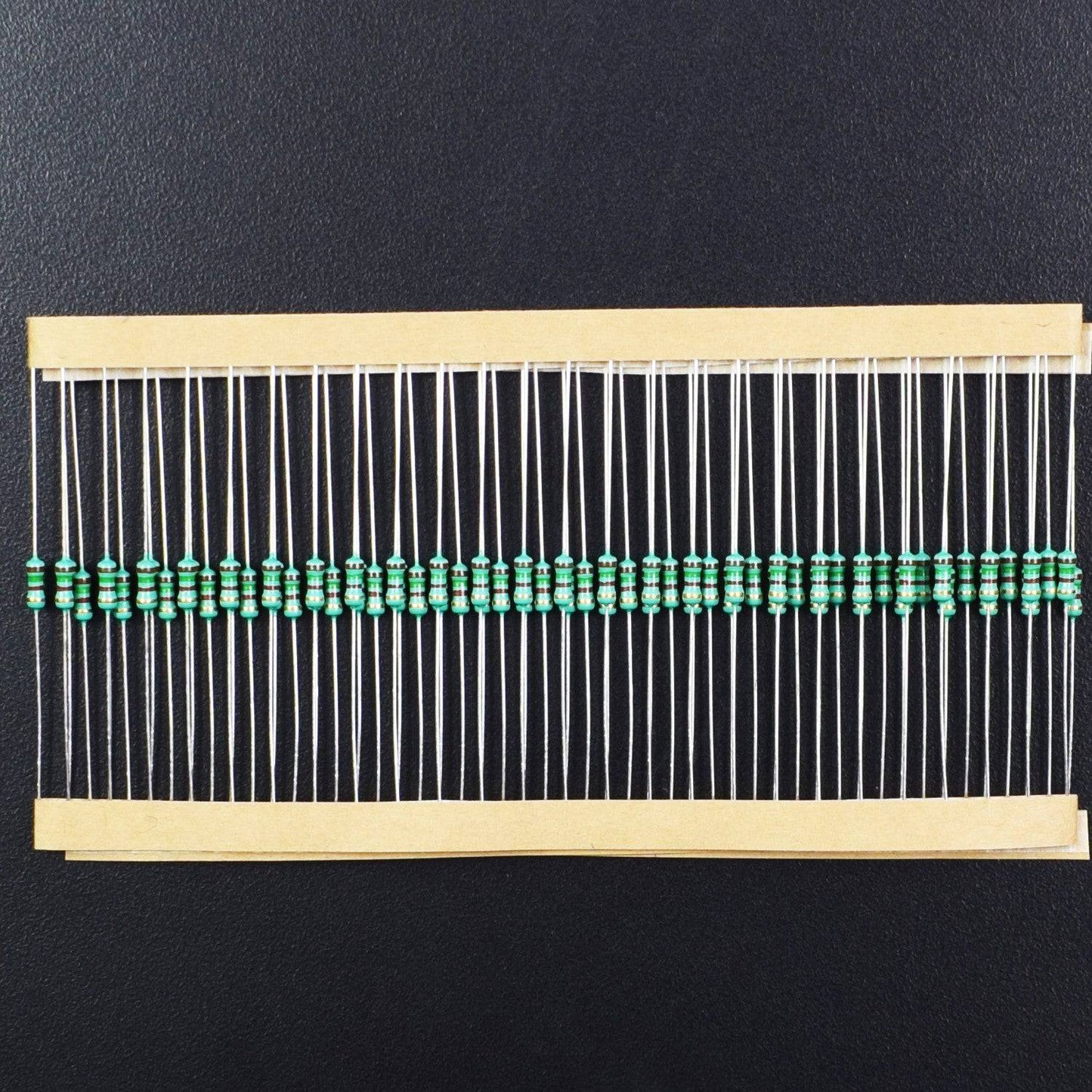 1.5K Ohm Resistance 1/4W Power Rating  5% Tolerance Carbon Film Resistor - RS612 - REES52