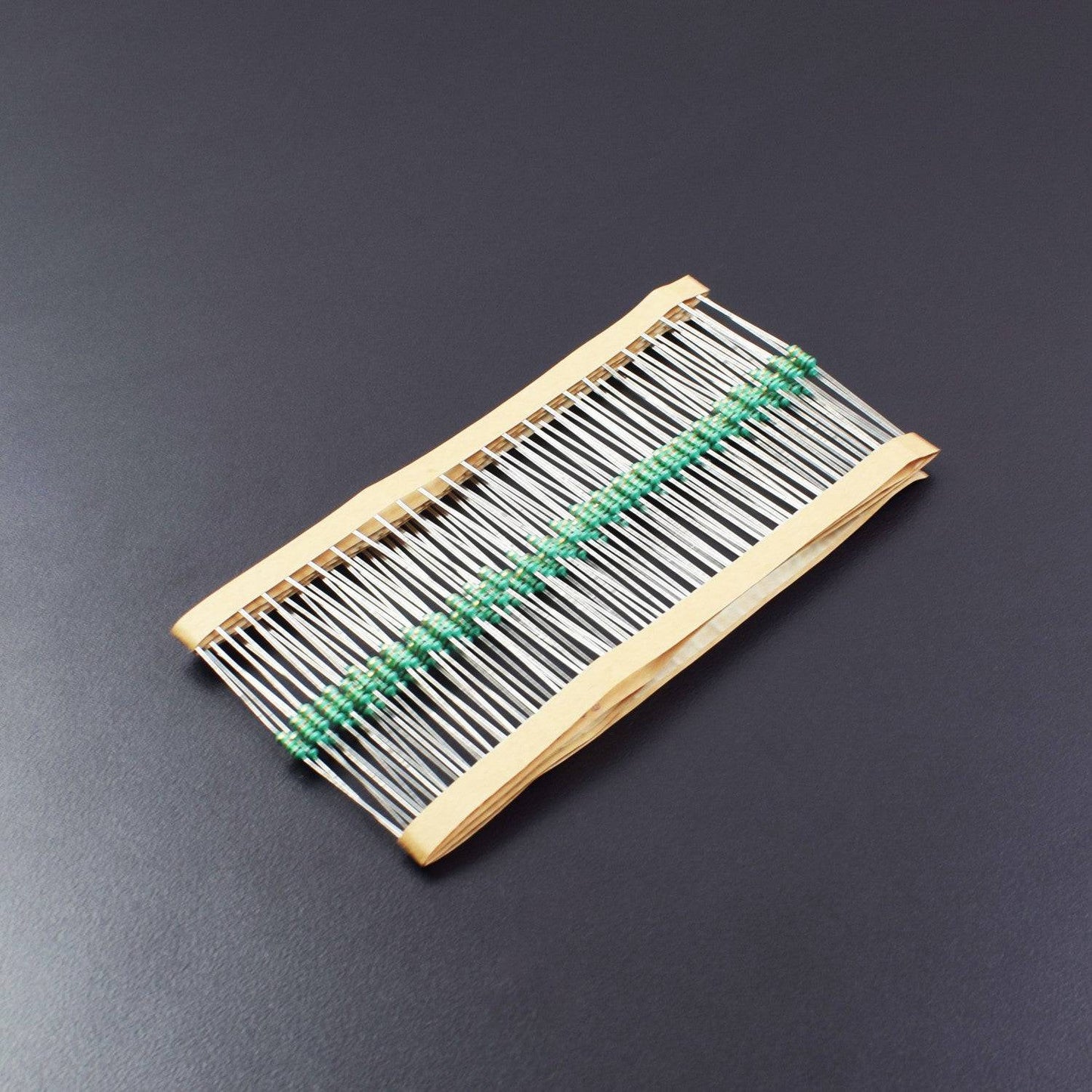 15K Ohm Resistance 1/4W Power Rating 5% Tolerance Carbon Film Resistor - RS606 - REES52
