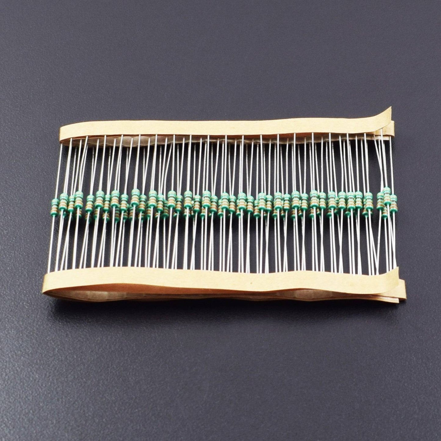330 Ohm Resistance 1/4W Power Rating 5% Tolerance Carbon Film Resistor- RS516 - REES52