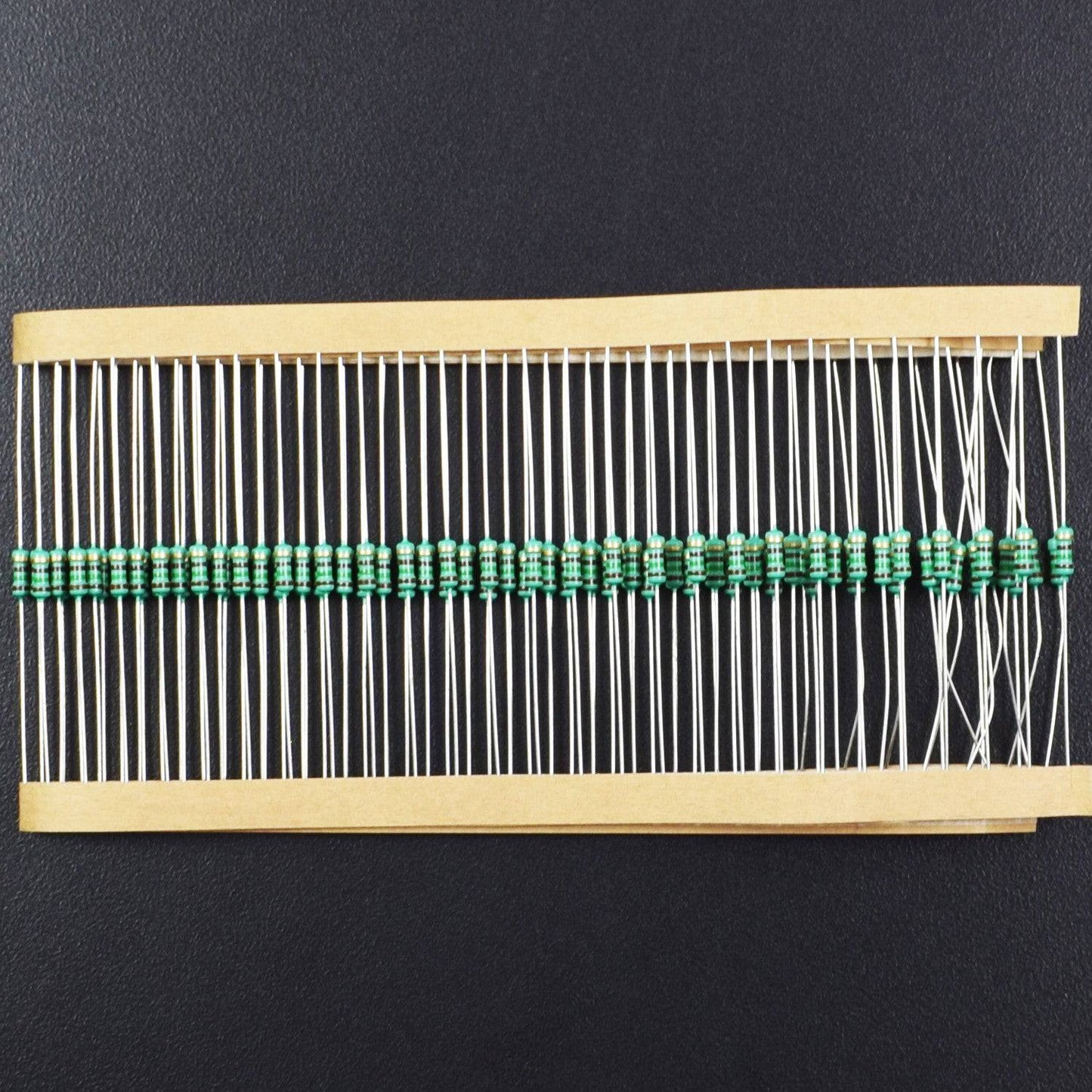 10 Ohm Resistance 1/4W Power Rating 5% Tolerance Carbon Film Resistor - RS622 - REES52