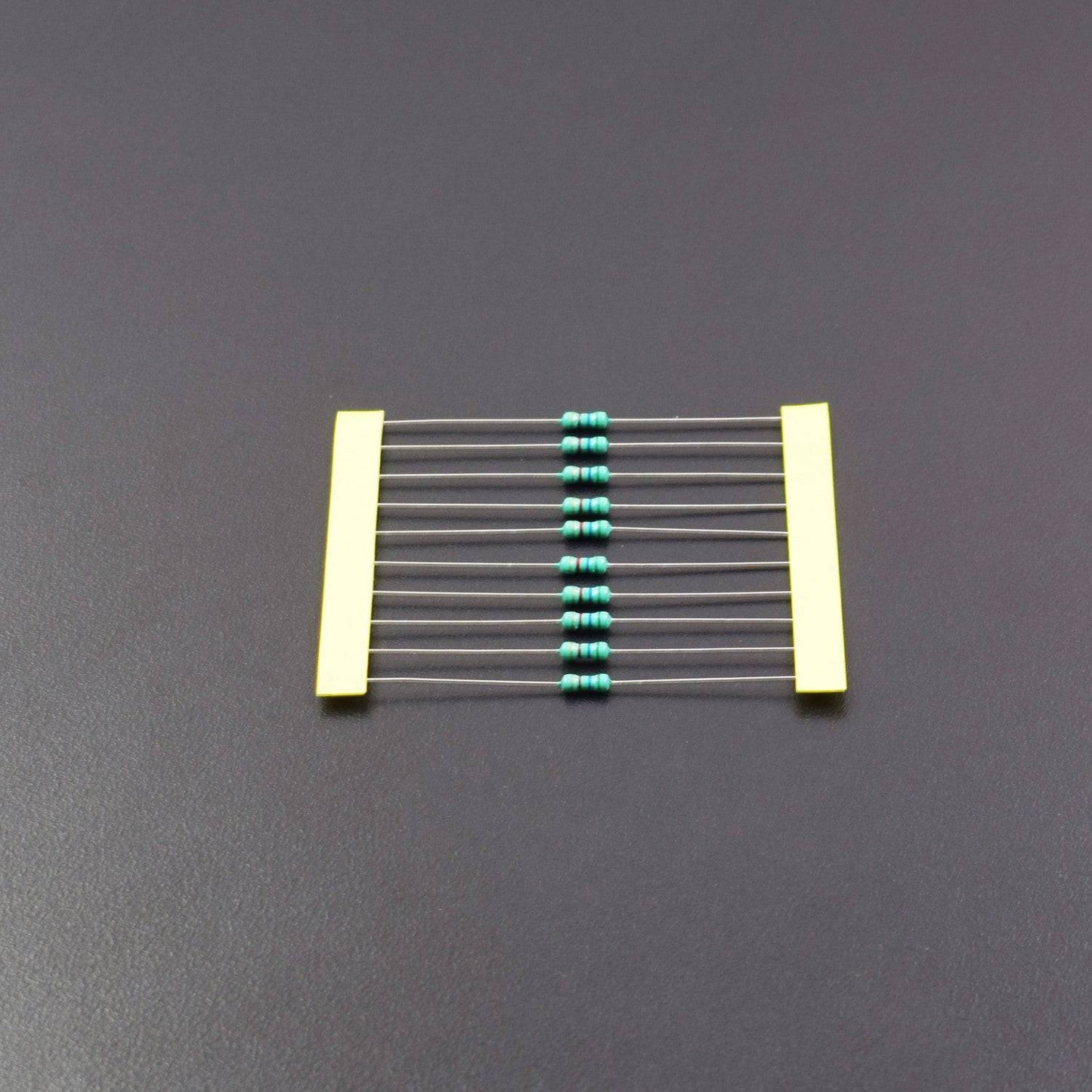 150 Ohm Resistance 1/4W Power Rating 5% Tolerance Carbon Film Resistor- RS623 - REES52
