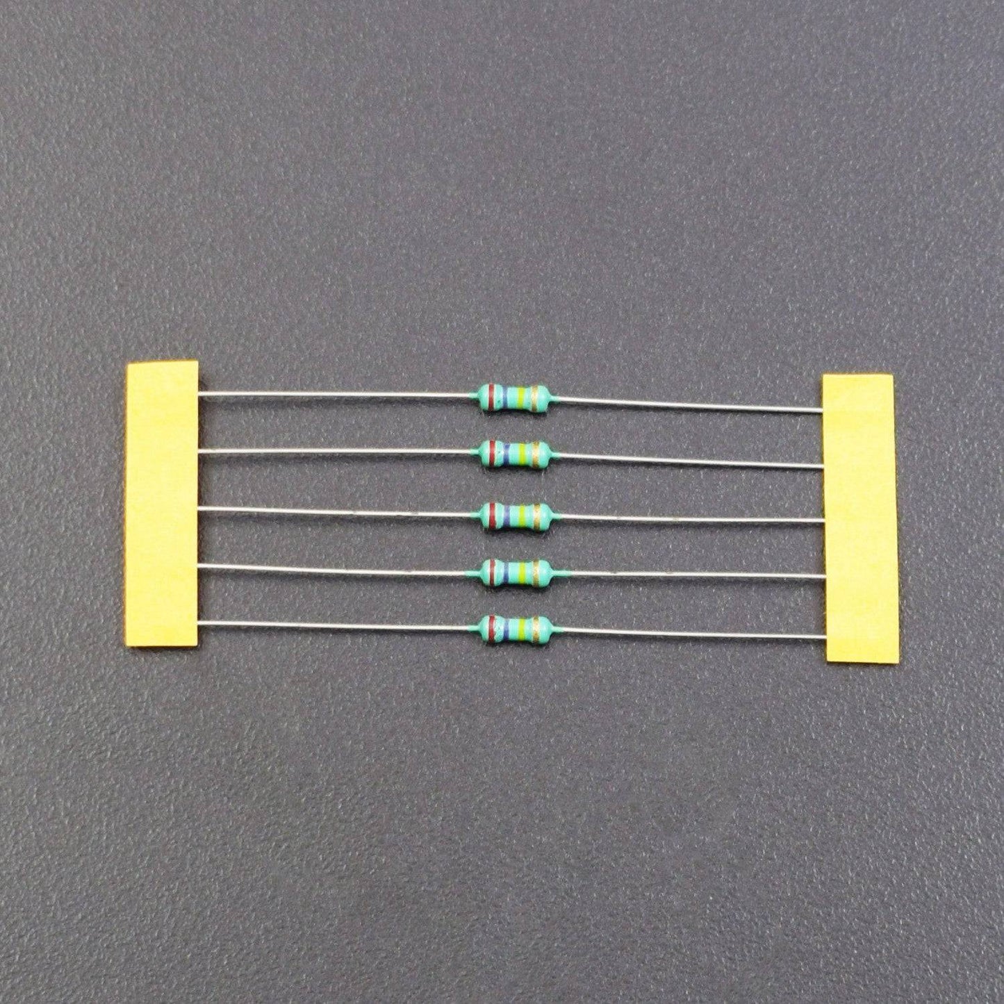 270K Ohm Resistance 1/4W Power Rating 5% Tolerance Carbon Film Resistor- RS514 - REES52