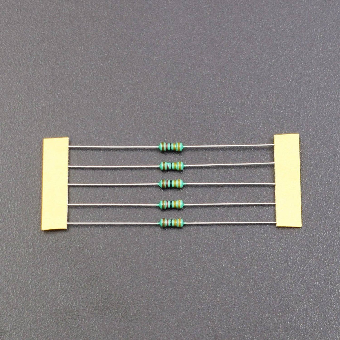 33K Ohm Resistance 1/4W Power Rating 5% Tolerance Carbon Film Resistor - RS517 - REES52