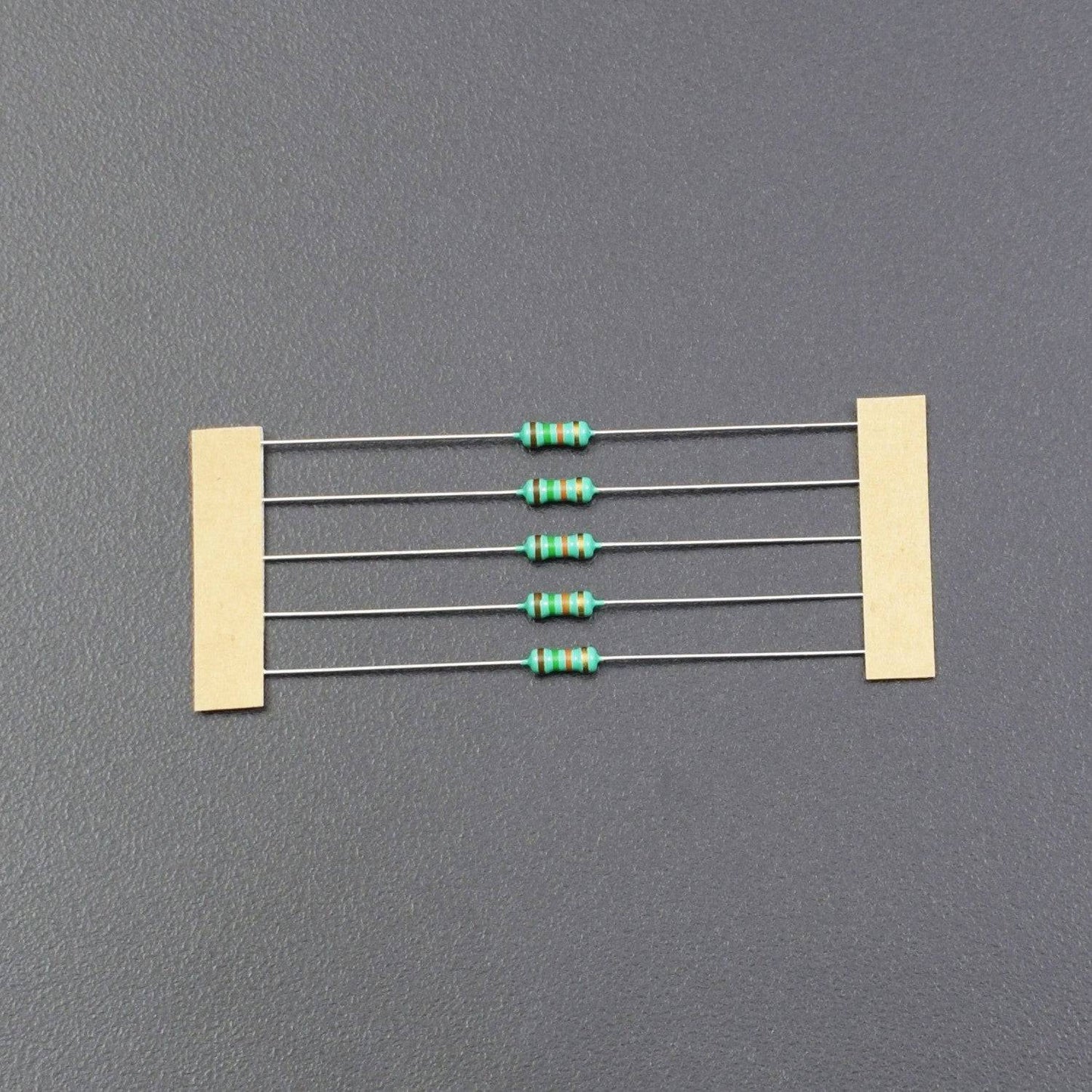 15K Ohm Resistance 1/4W Power Rating 5% Tolerance Carbon Film Resistor - RS606 - REES52