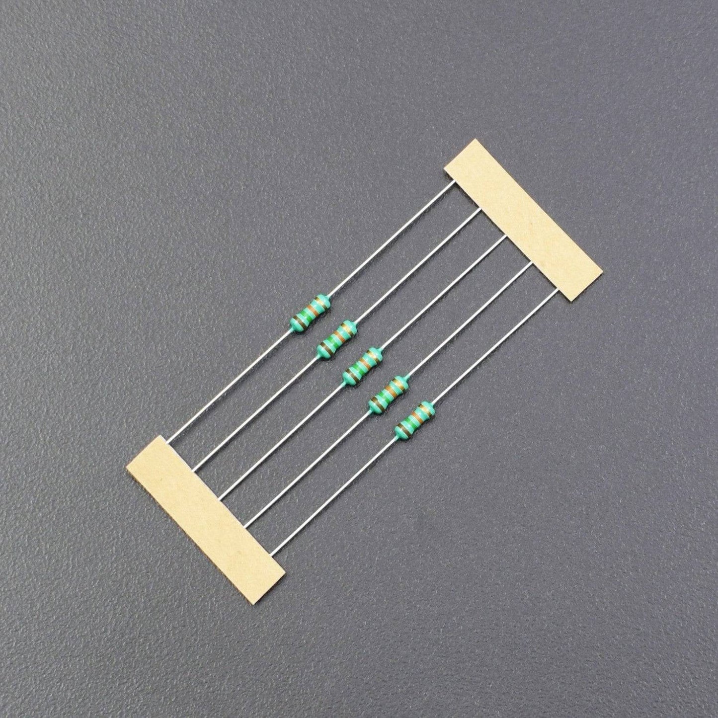 15K Ohm Resistance 1/4W Power Rating 5% Tolerance Carbon Film Resistor - RS606 - REES52