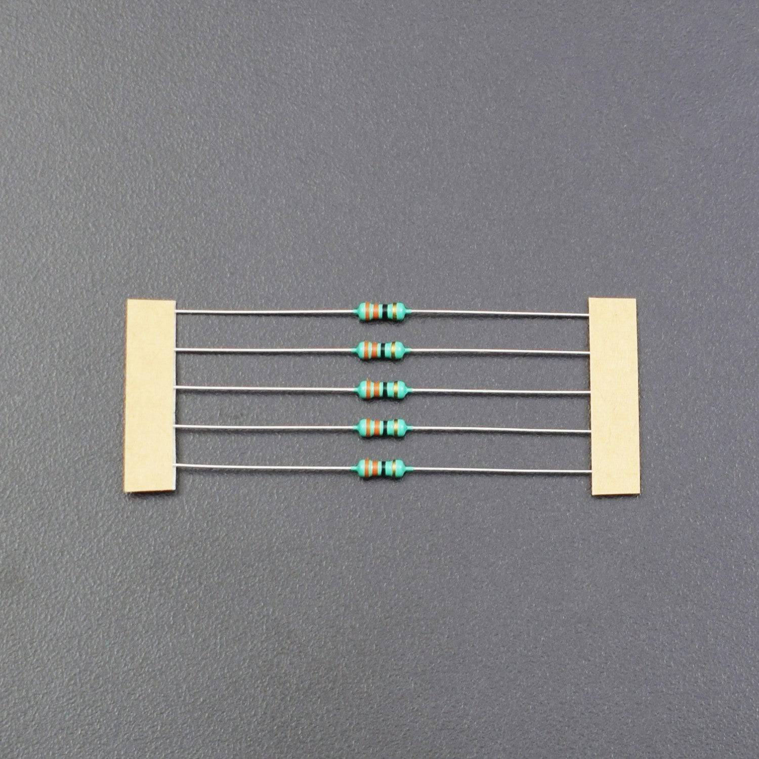 33 Ohm Resistance 1/4W Power Rating  5% Tolerance Carbon Film Resistor - RS620 - REES52