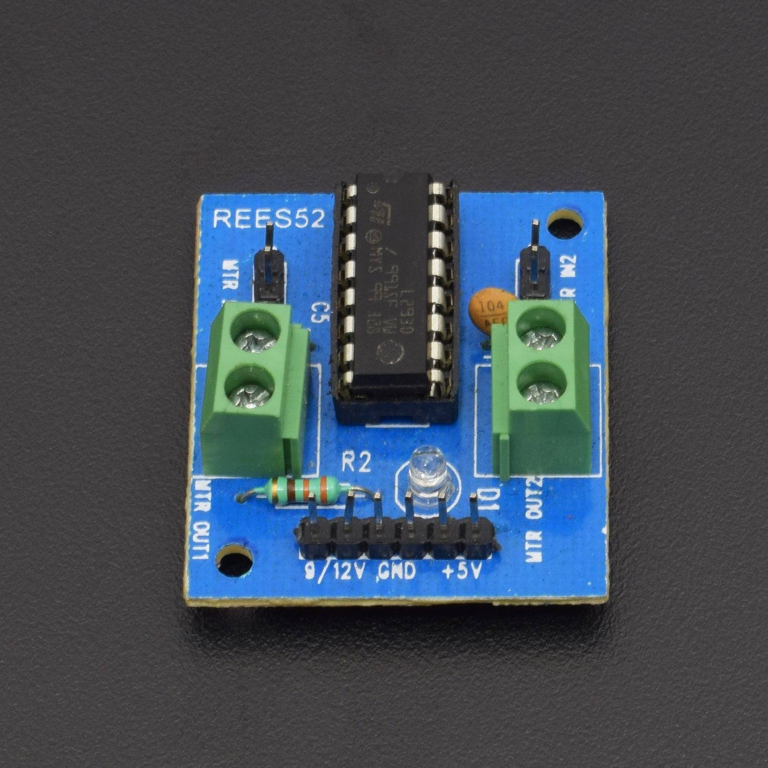 Make a IR control robot car using 7*4 wheel and L293De motor driver interfacing with Arduino uno - KT785 - REES52