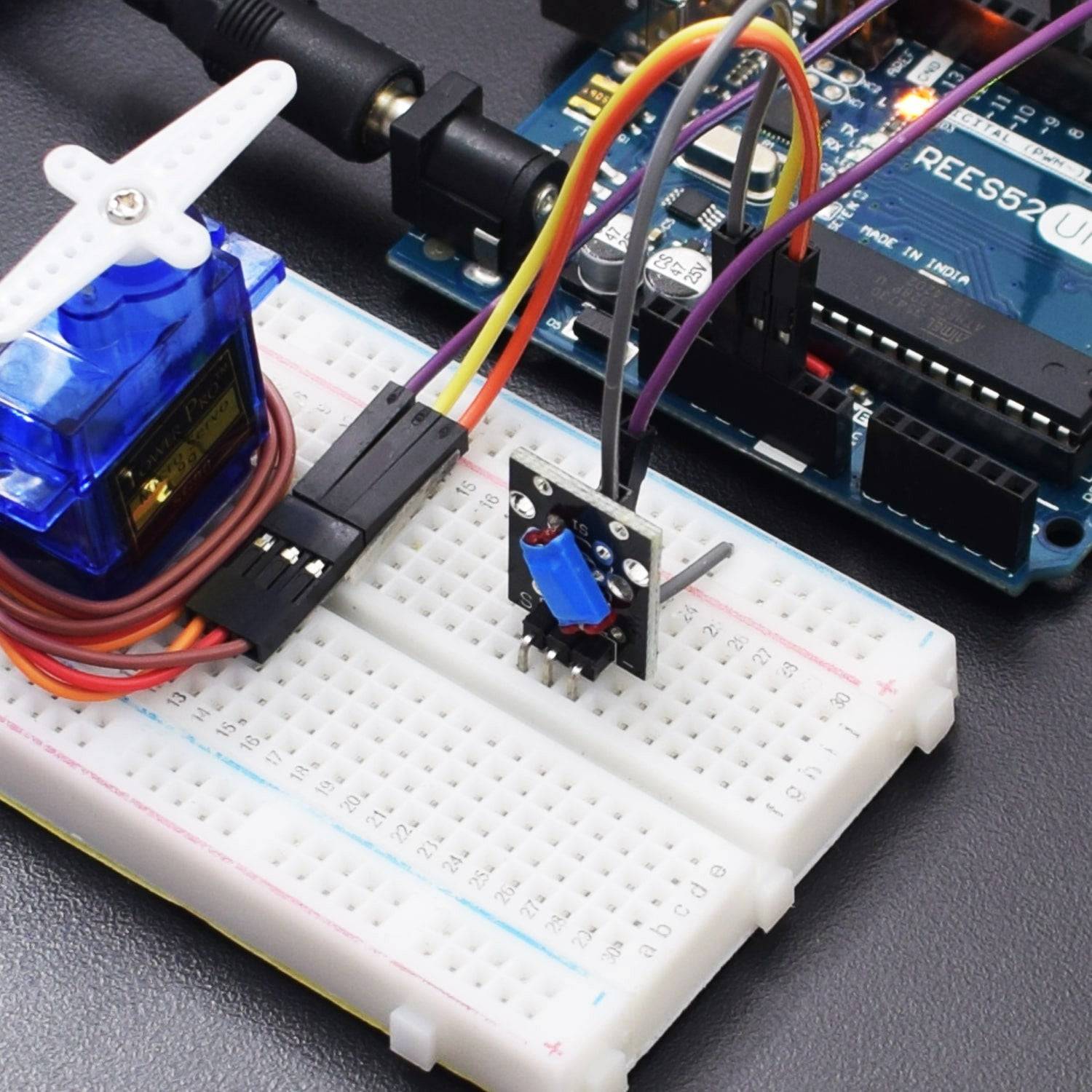 Control the rotation of SG-90 Servo Motor using Ball Switch Module -KT606 - REES52