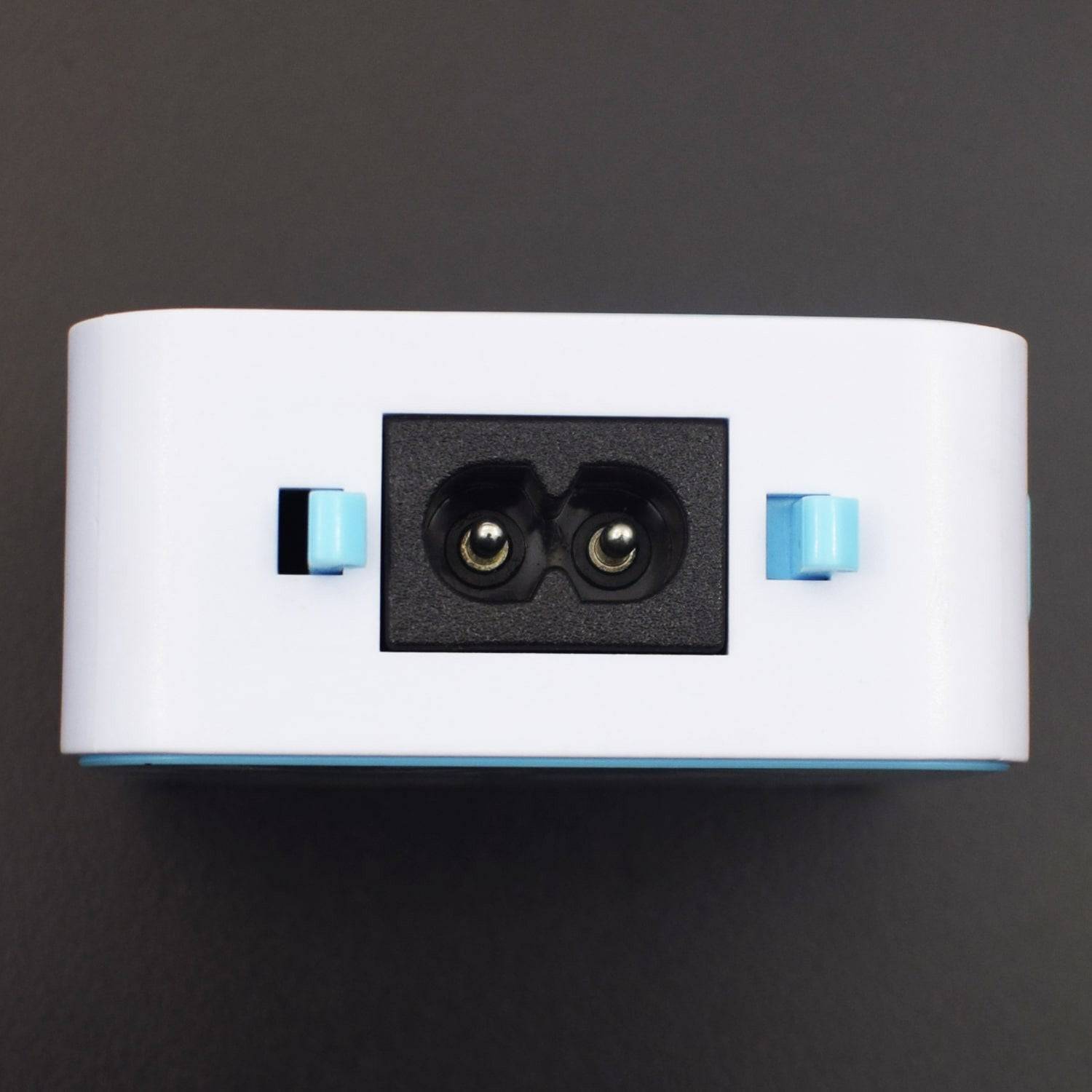 4 USB Ports 3.1A Worldwide Travel Charger Adapter With Universal Plug Kit - RS524 - REES52