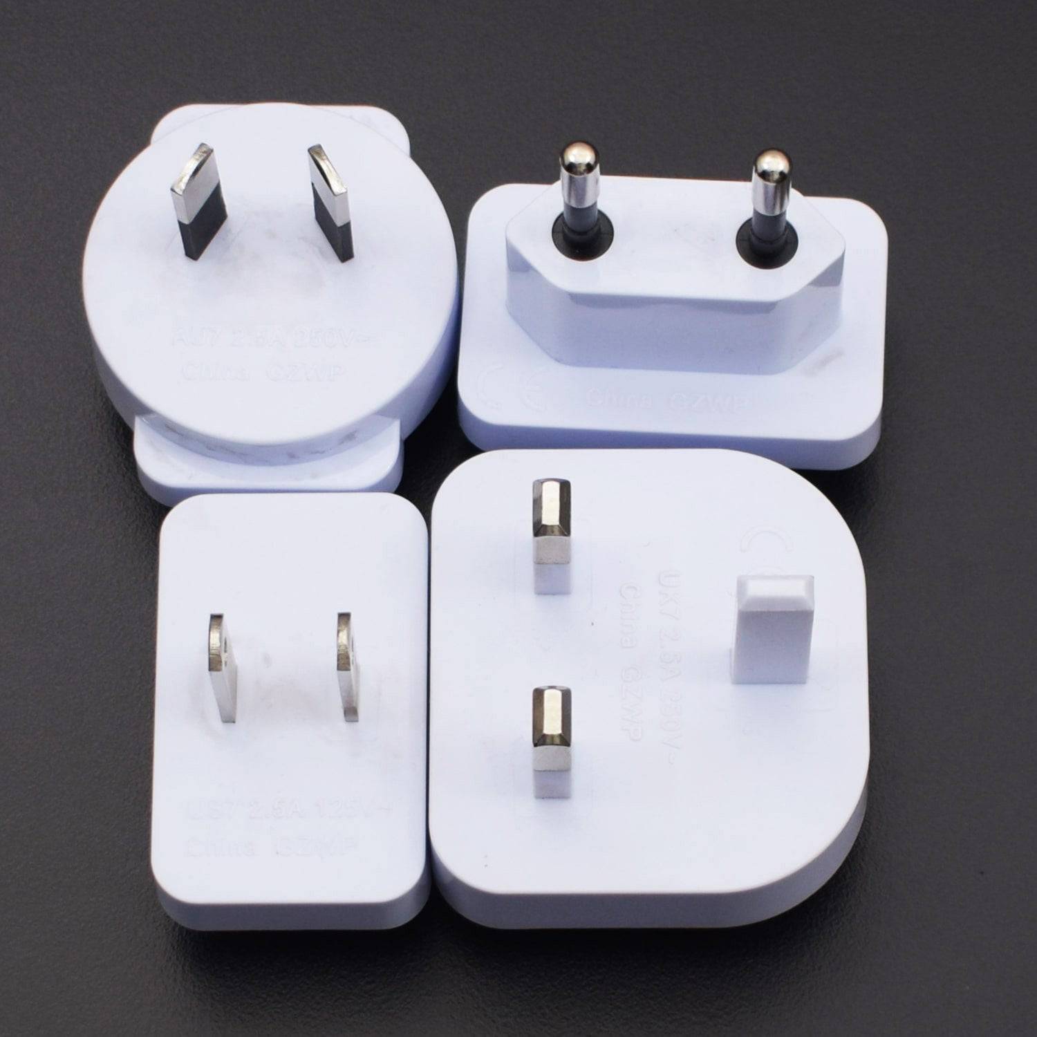 4 USB Ports 3.1A Worldwide Travel Charger Adapter With Universal Plug Kit - RS524 - REES52