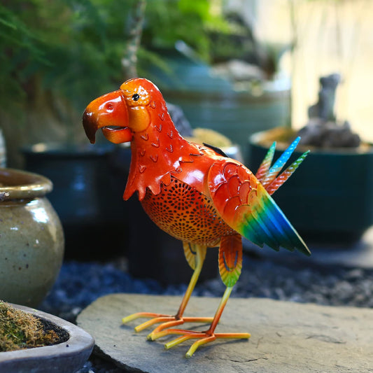Solar-Powered Macaw Statue Garden Lights Waterproof Macaw Garden Decor Outdoor Solar Parrot Statue With Metal Yard Art, Parrot Statue Light for Pathway, Patio, Backyard Decoration, Lawn Ornaments, Pack Of 1 - RS6144