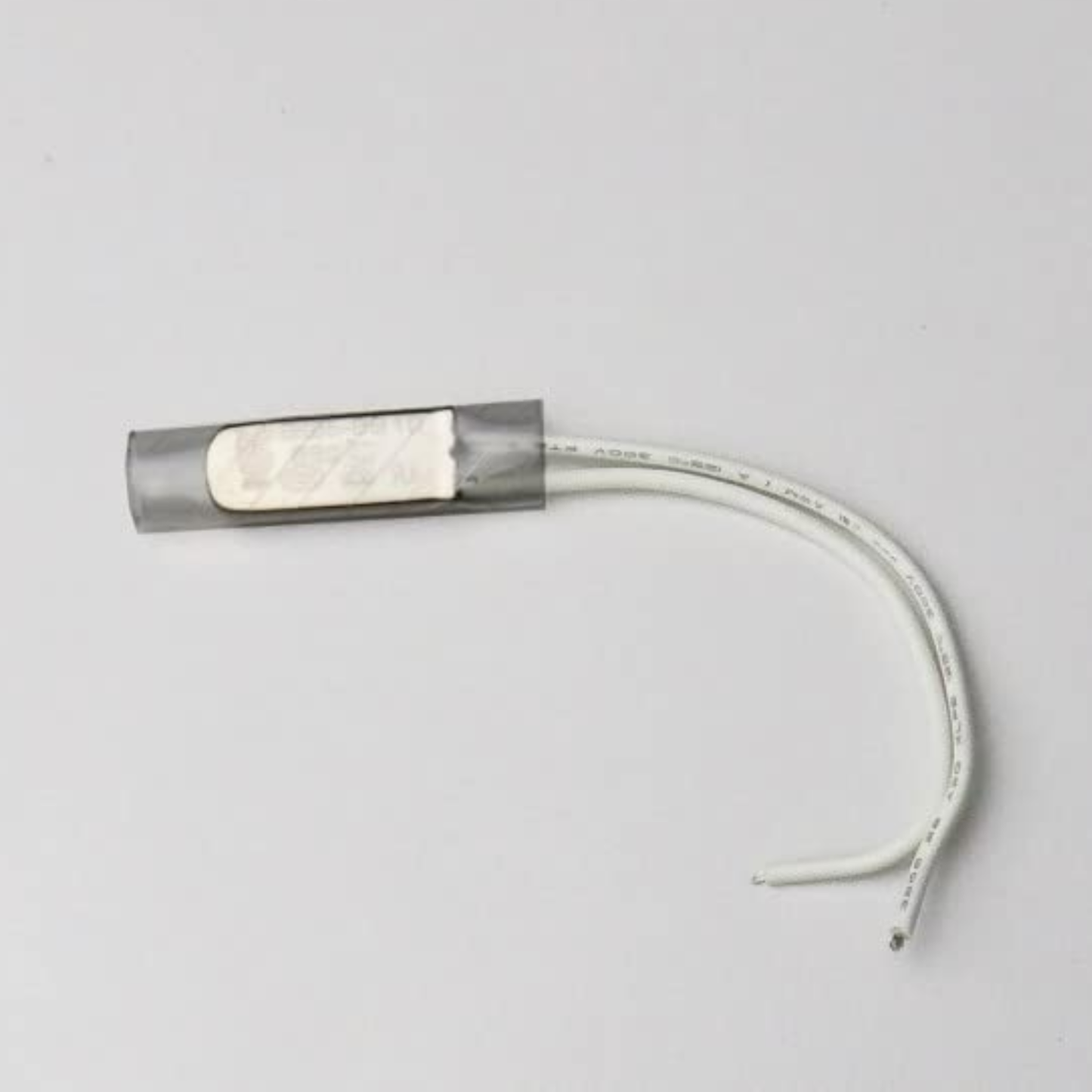 BK05 250V 5A Plastic Thermostatic Temperature Switch Normally Closed 80°C Overheat Protection For Home Appliances and Electrical Devices - RS4302