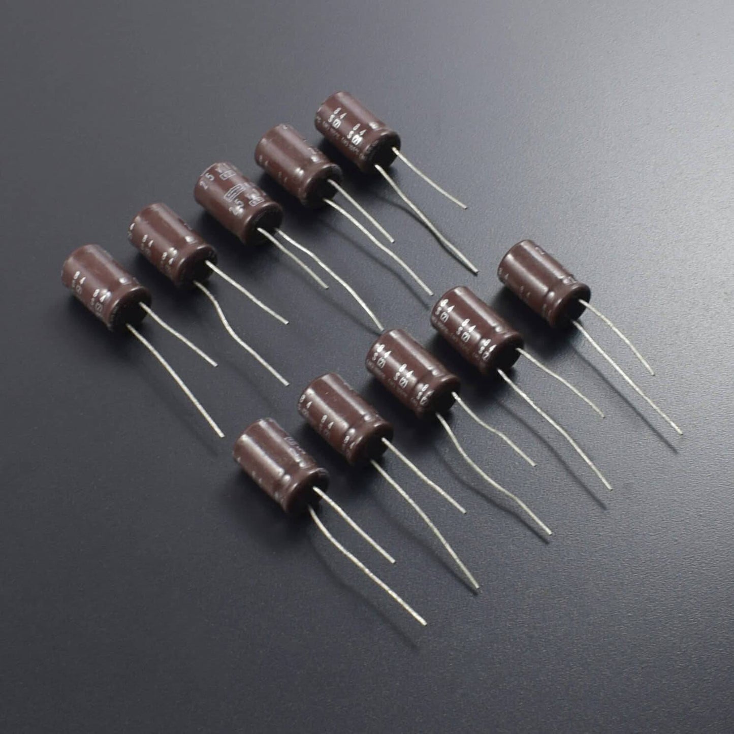Electrolytic capacitor 1uF, 25V, THT, 5x12mm- Pack of 5 -RS2021 - REES52