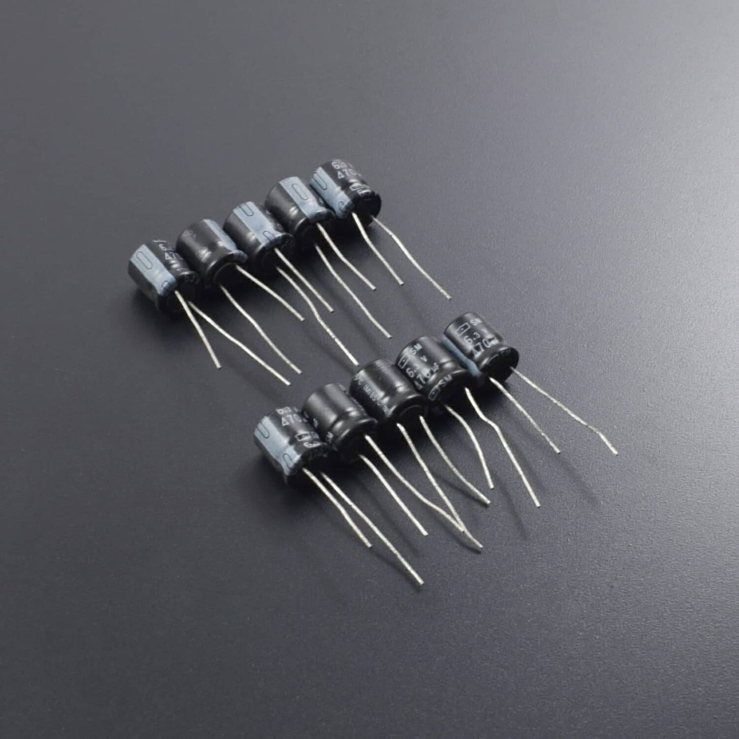 470UF 6.3V ALUMINUM ELECTROLYTIC RADIAL CAPACITOR - Pack of 5 - RS2025 - REES52
