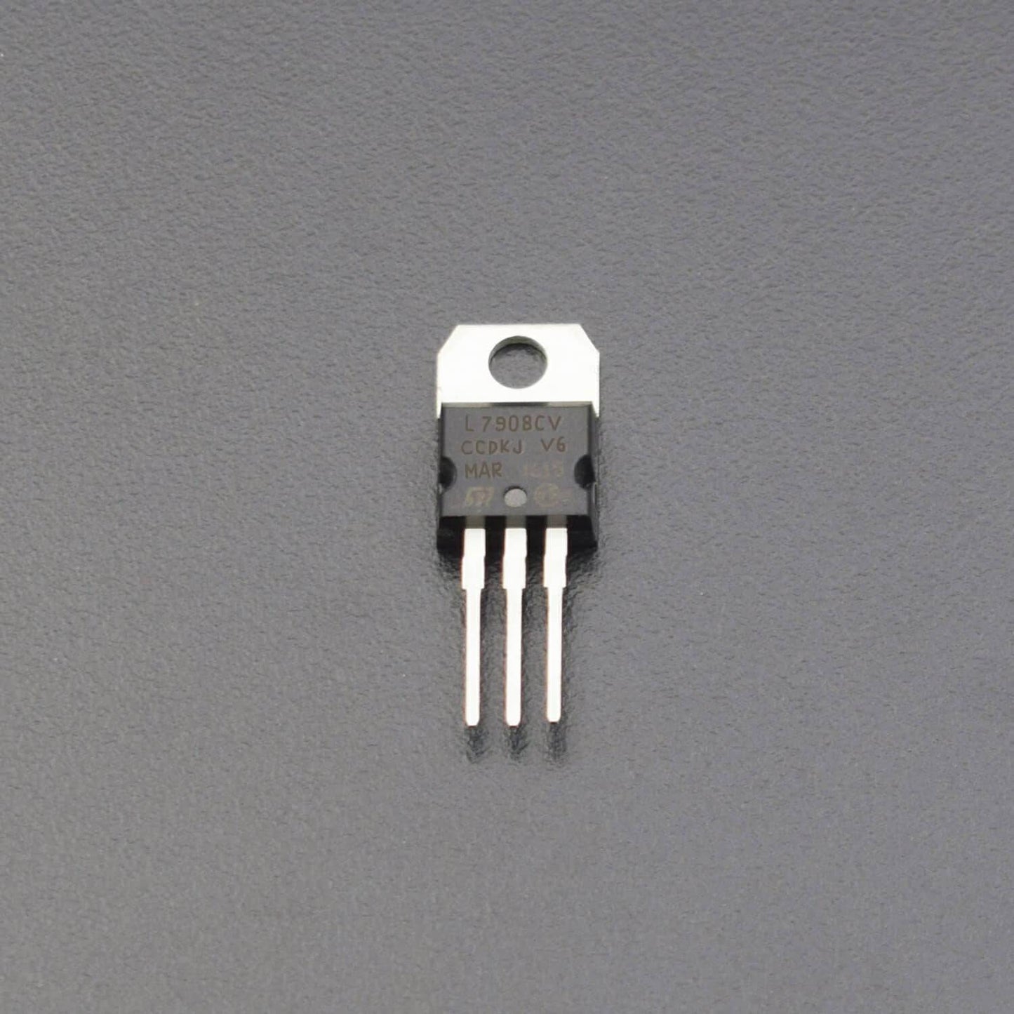 L7908CV -8V 1A Voltage Regulator - RS1520 - REES52