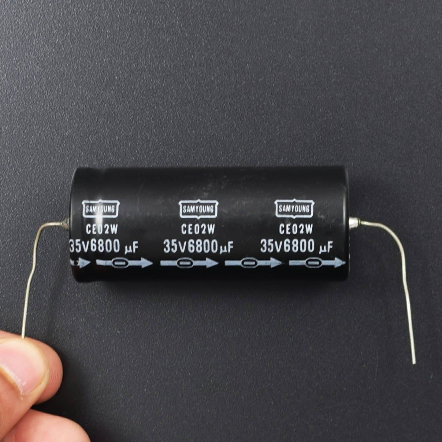 6800UF 35V Axial Leads Capacitor (Pack of 5) - RS2084 - REES52