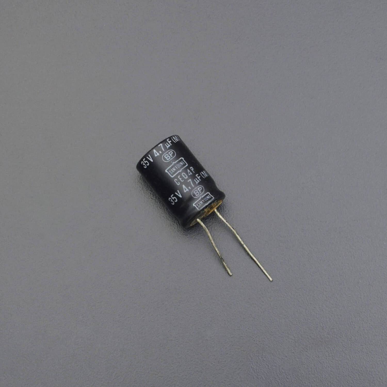 ITT 12-Pack Tantalum Radial Capacitors – 4.7uF 35v – TANT Series – New Old Stock