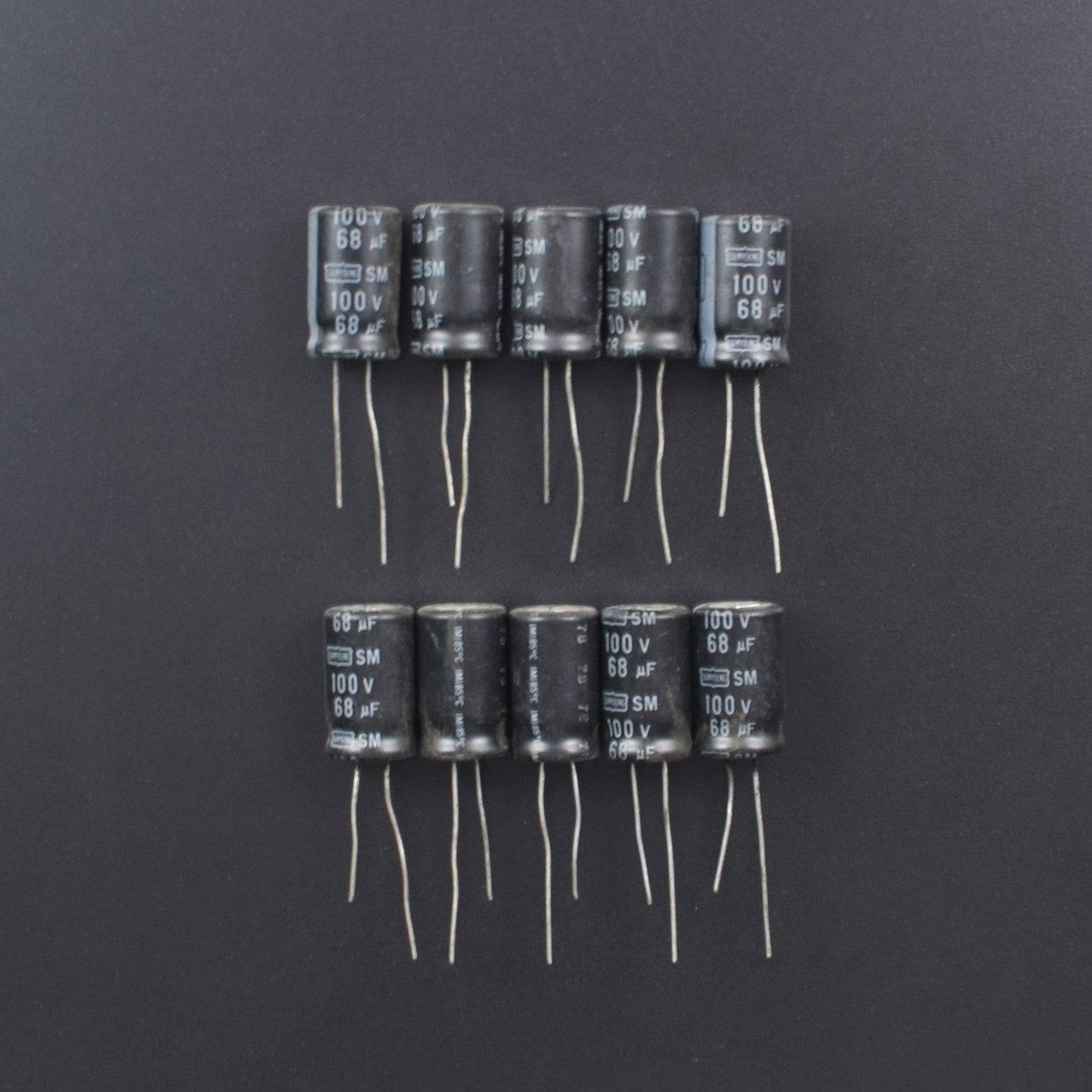 63uF 100V DC Aluminium Electrolytic Capacitor (5 pcs ) - RS2040 - REES52