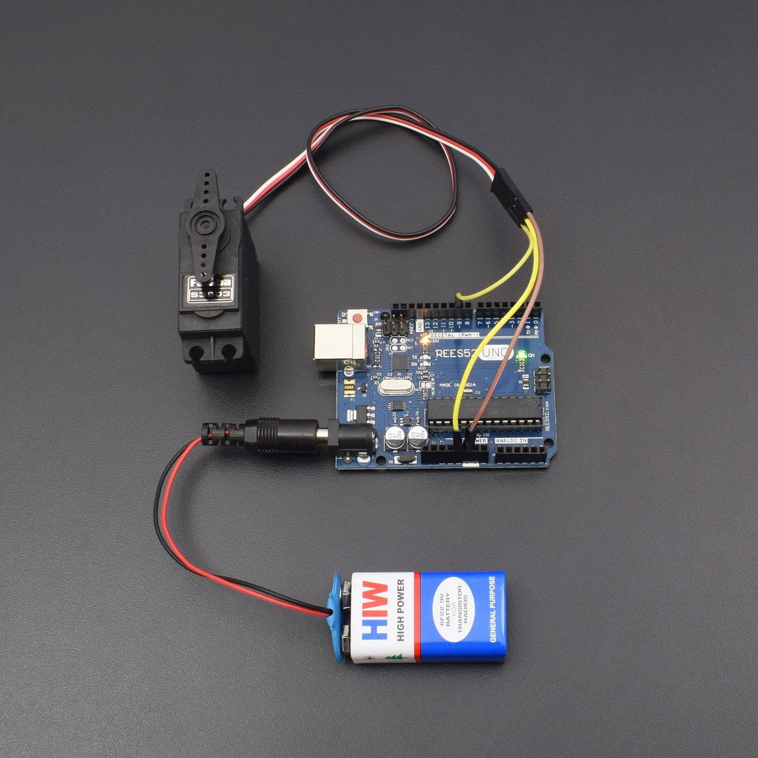 Testing a servo motor interfacing with Arduino Uno - KT841 - REES52