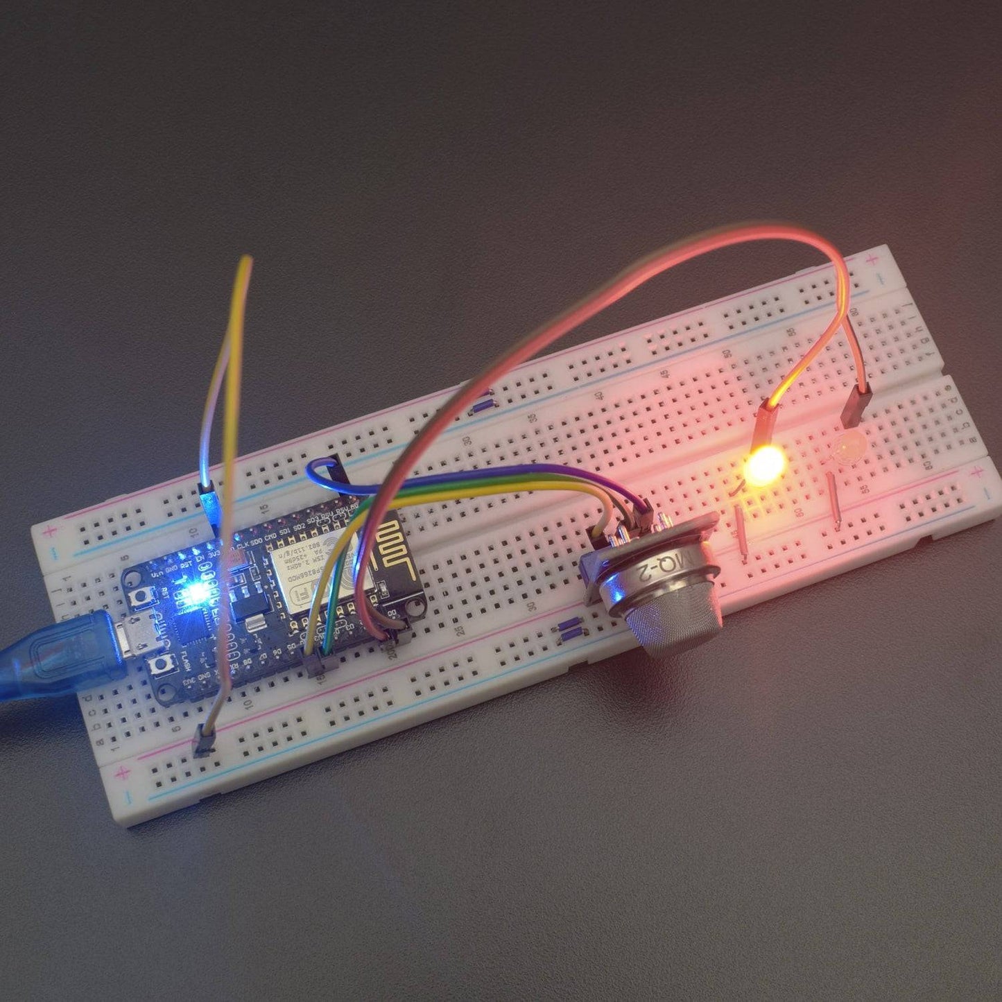 Make an IoT based Gas level controlling system using MQ-2 Gas Sensor module and led with NodeMCU ESP8266-12e Board - KT566 - REES52