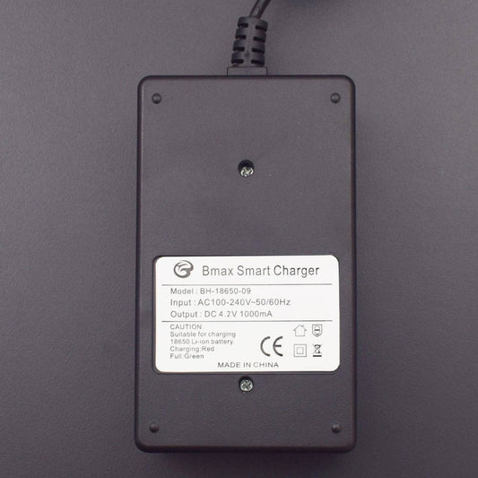 New 100-240 Volt AC Smart Charger for Two 18650 Lithium Ion Batteries (Plug: U.S.) - RS1644 - REES52