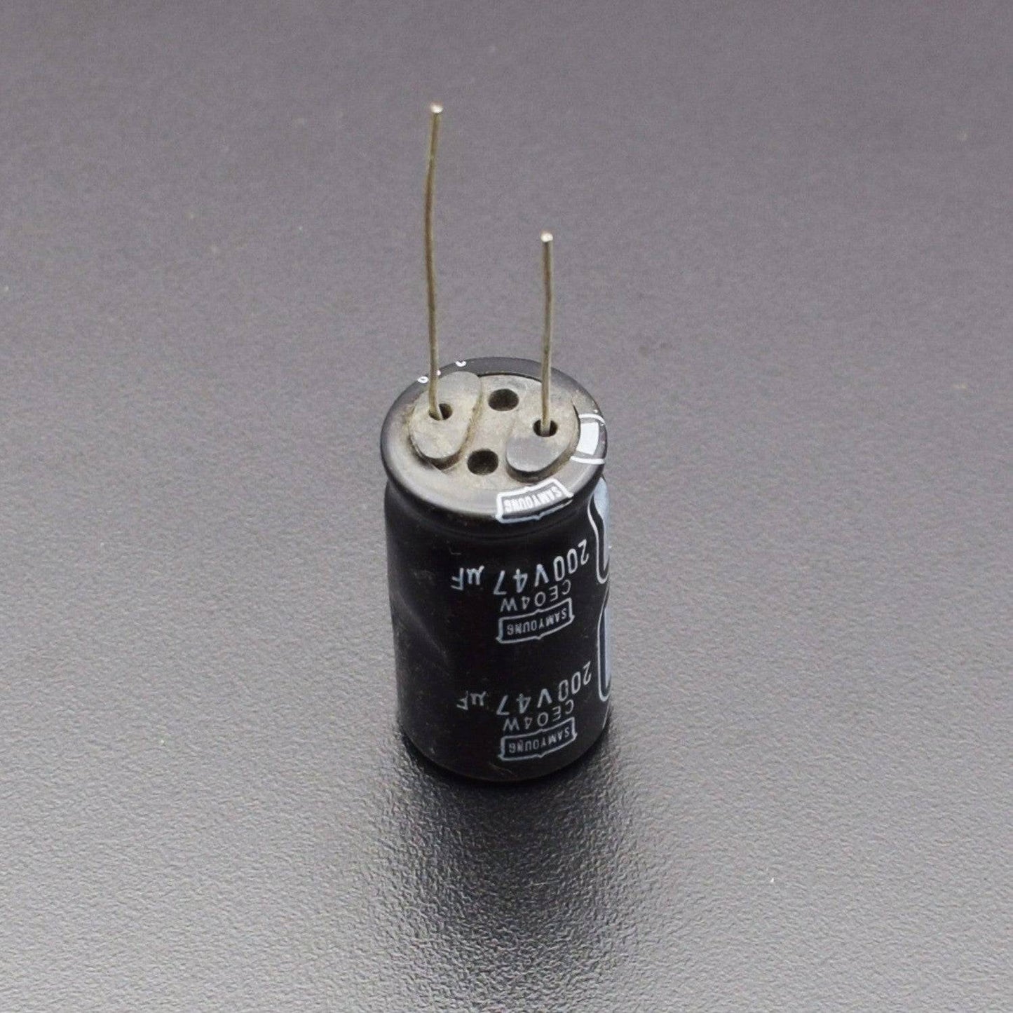 47UF 200V Electrolytic Capacitor - RS2114 - REES52