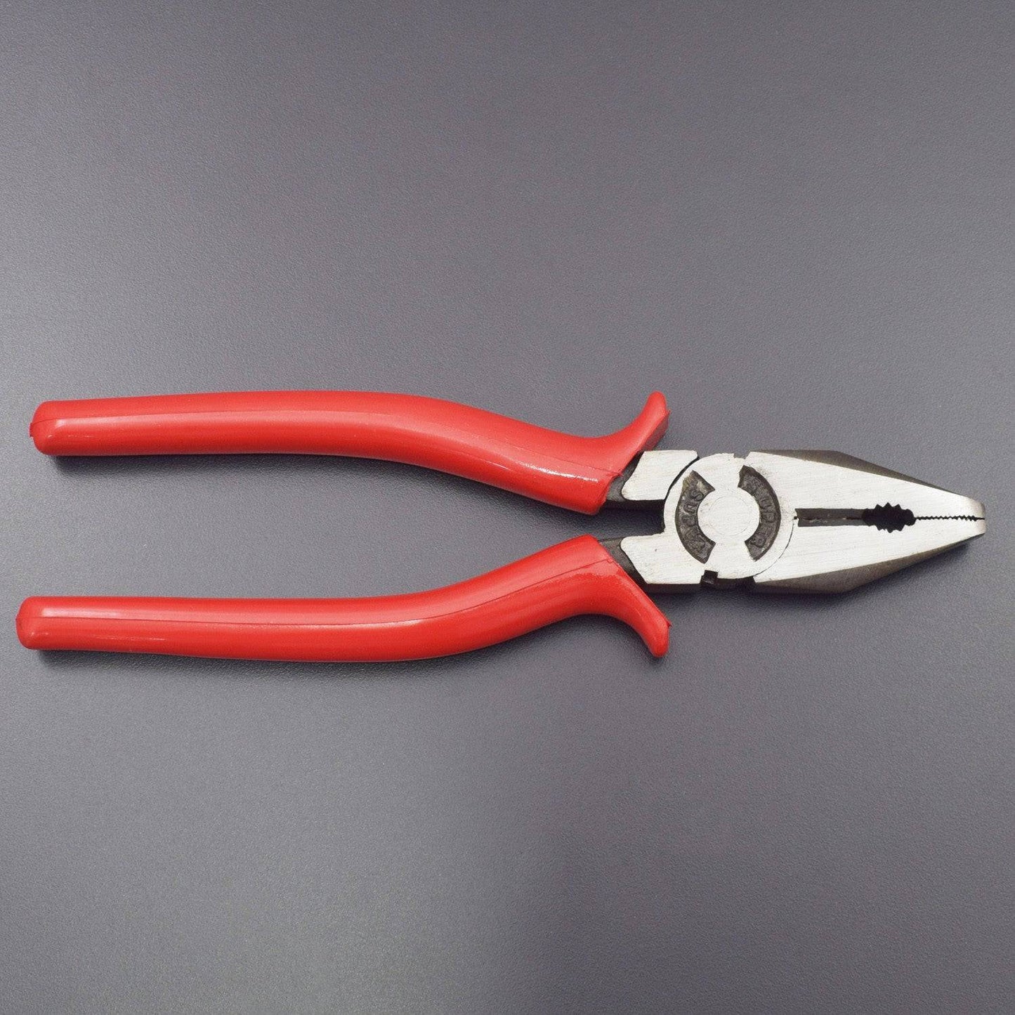8" Insulated Combination Plier-General purpose - ER032 - REES52