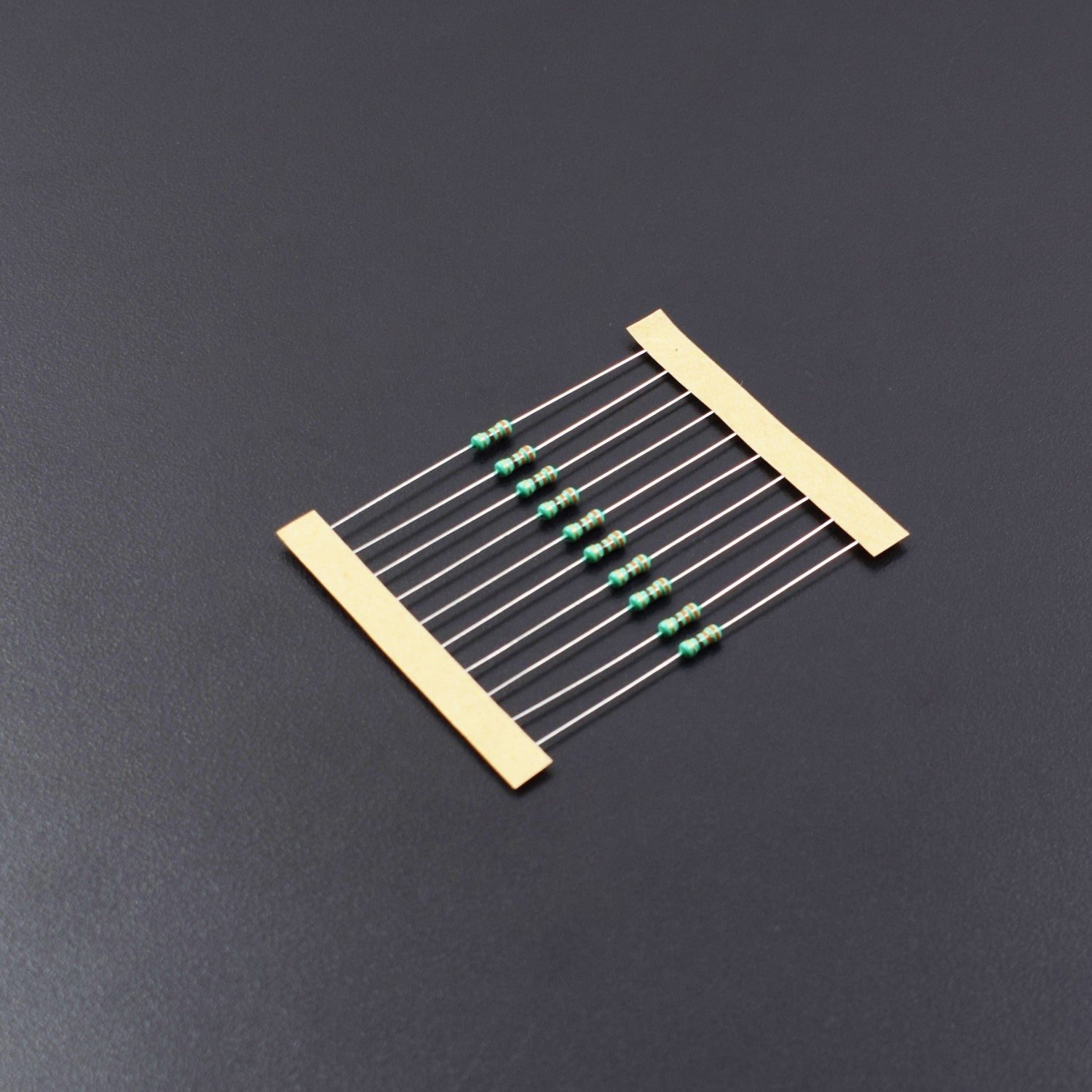 330 Ohm Resistance 1/4W Power Rating  5% Tolerance Carbon Film Resistor- RS516 - REES52