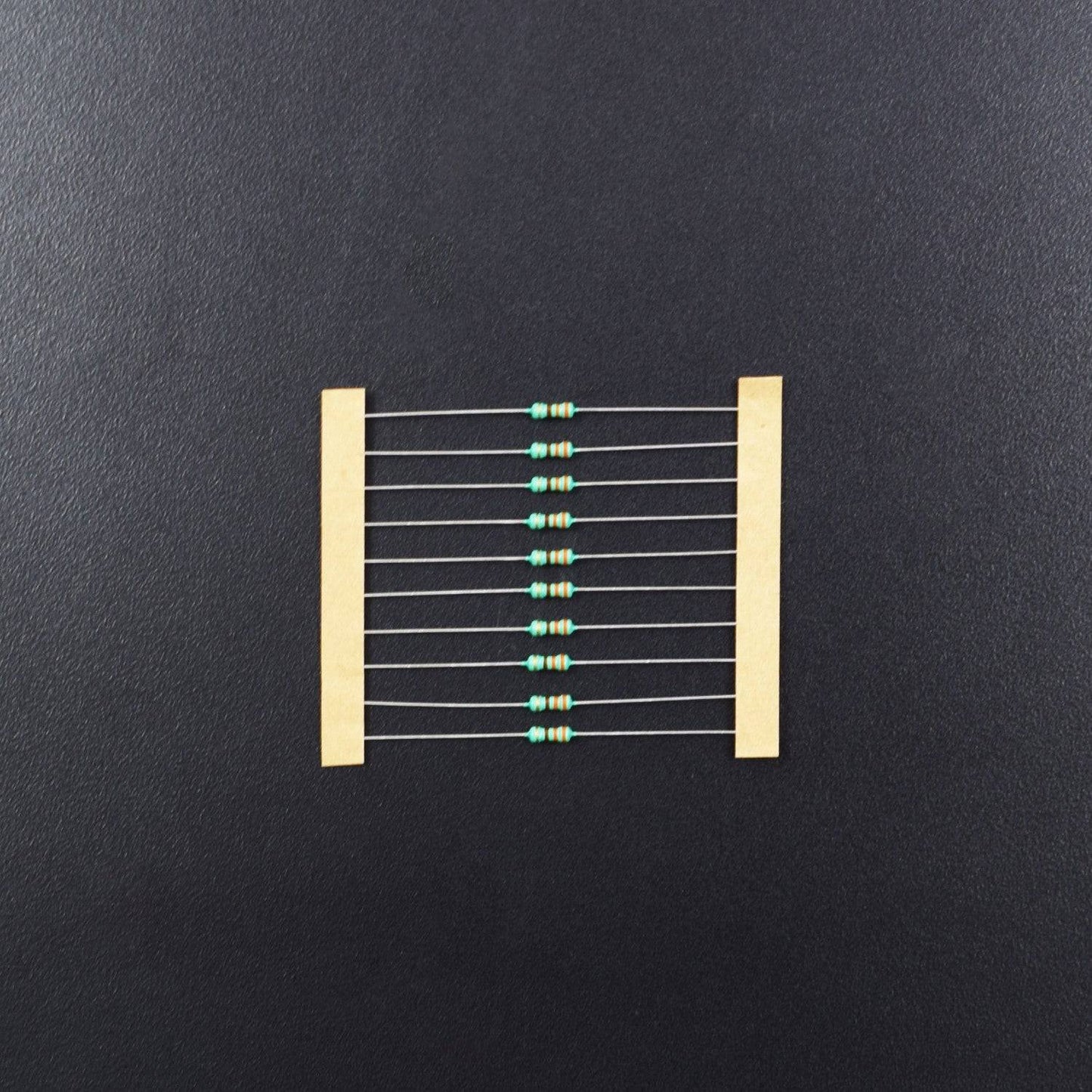 330 Ohm Resistance 1/4W Power Rating  5% Tolerance Carbon Film Resistor- RS516 - REES52