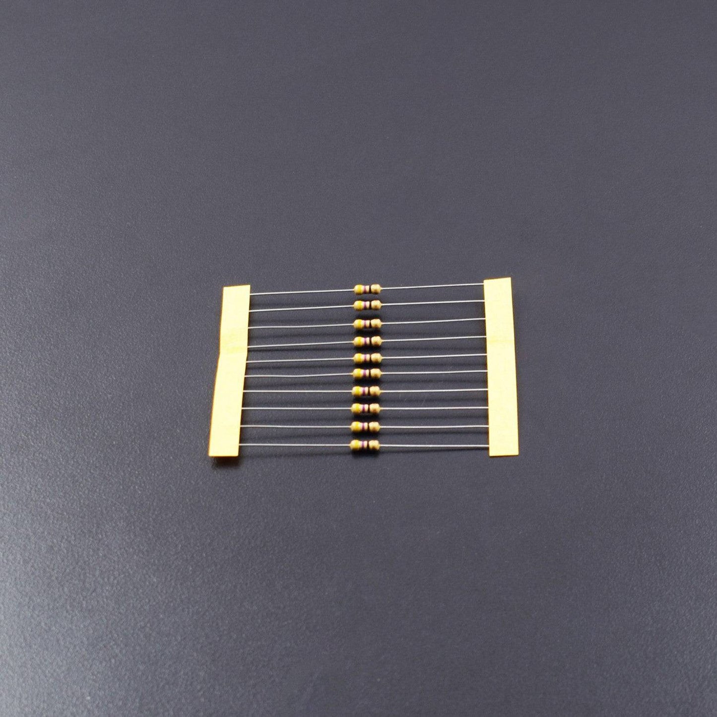 47 Ohm Resistance 1/4W Power Rating  5% Tolerance Carbon Film Resistor - RS619 - REES52