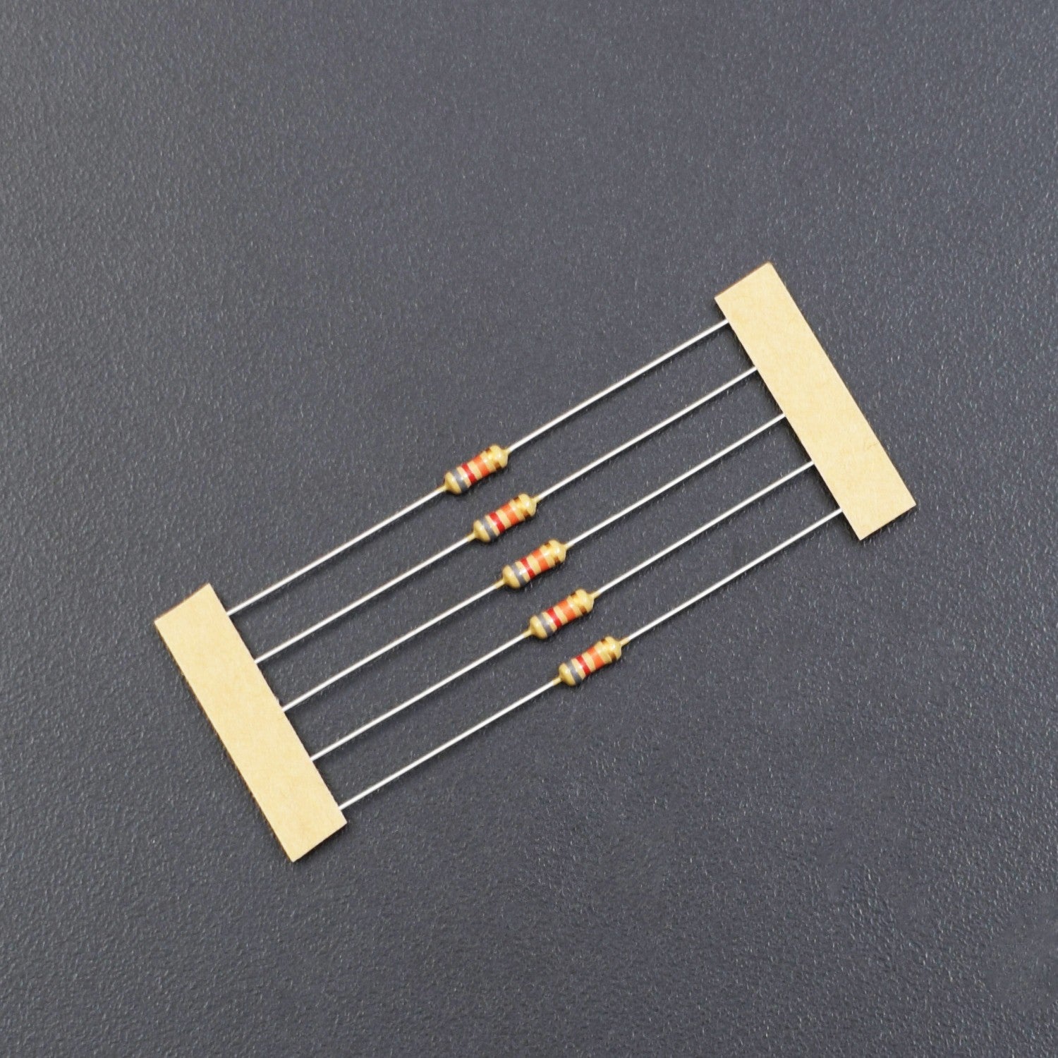 82K Ohm Resistance 1/4W Power Rating  5% Tolerance Carbon Film Resistor-RS513 - REES52