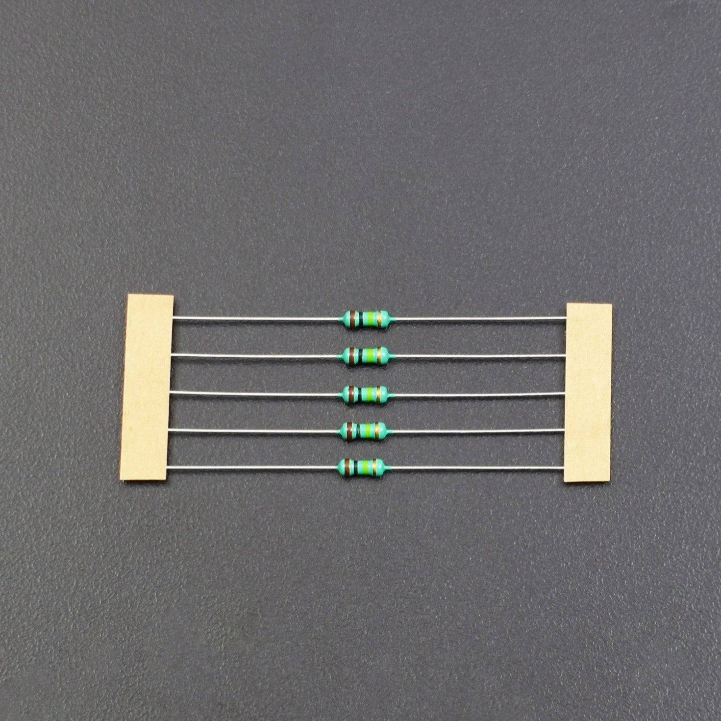 100K Ohm Resicatance 1/4W Power Rating  5% Tolerance Carbon Film Resistor - RS515 - REES52