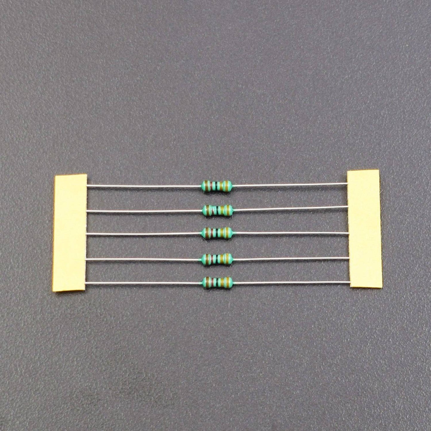 33K Ohm Resistance 1/4W Power Rating  5% Tolerance Carbon Film Resistor  - RS517 - REES52