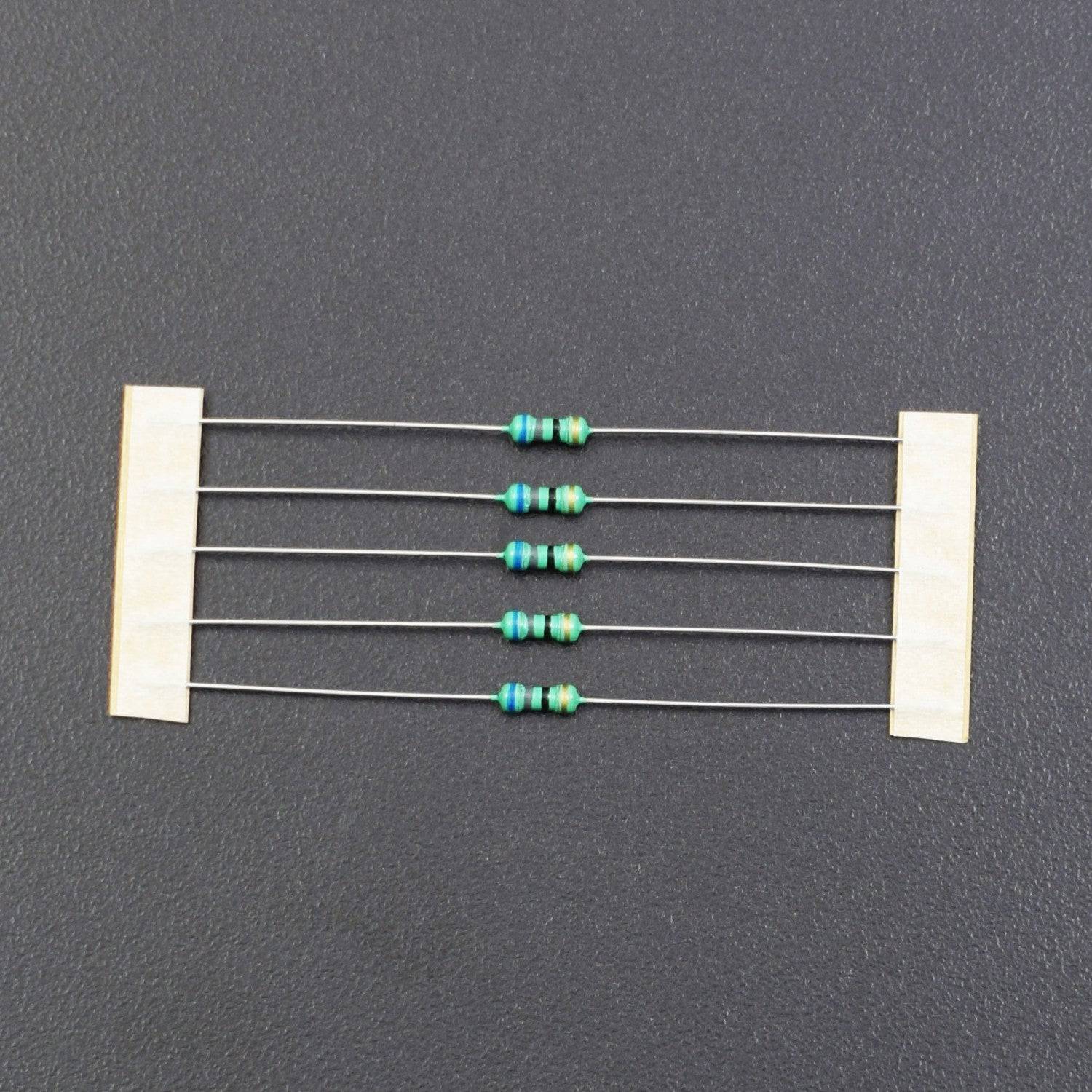 68 Ohm Resistance 1/4W Power Rating  5% Tolerance Carbon Film Resistor - RS618 - REES52