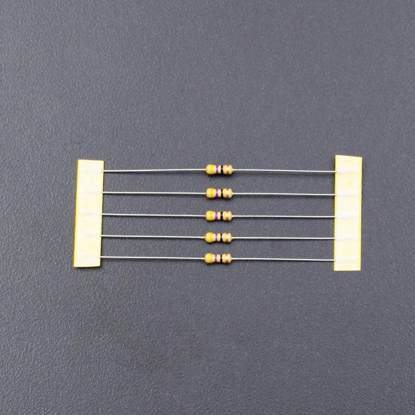 47 Ohm Resistance 1/4W Power Rating  5% Tolerance Carbon Film Resistor - RS619 - REES52